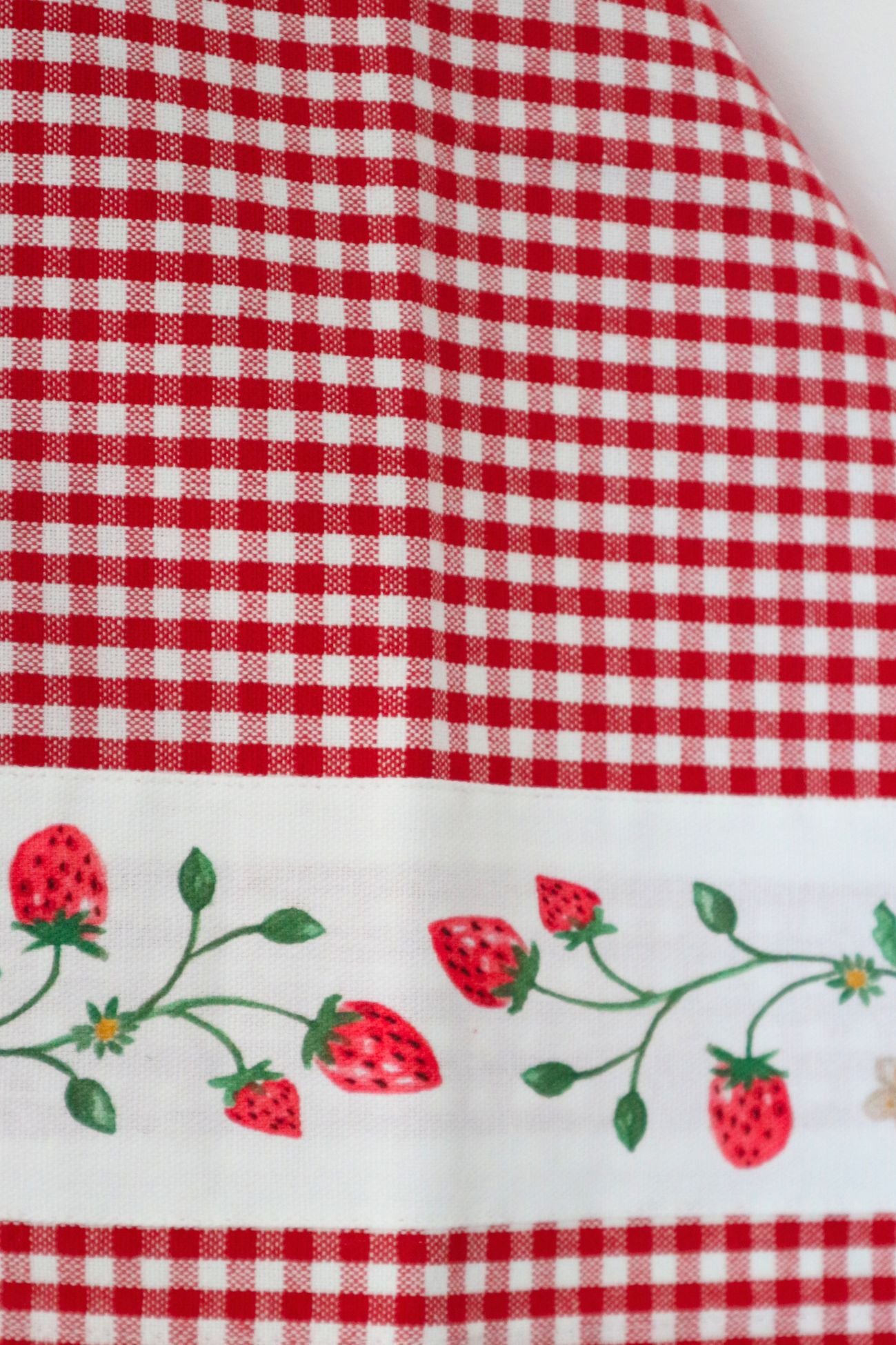 Wild Strawberries Canovaccio Rosso