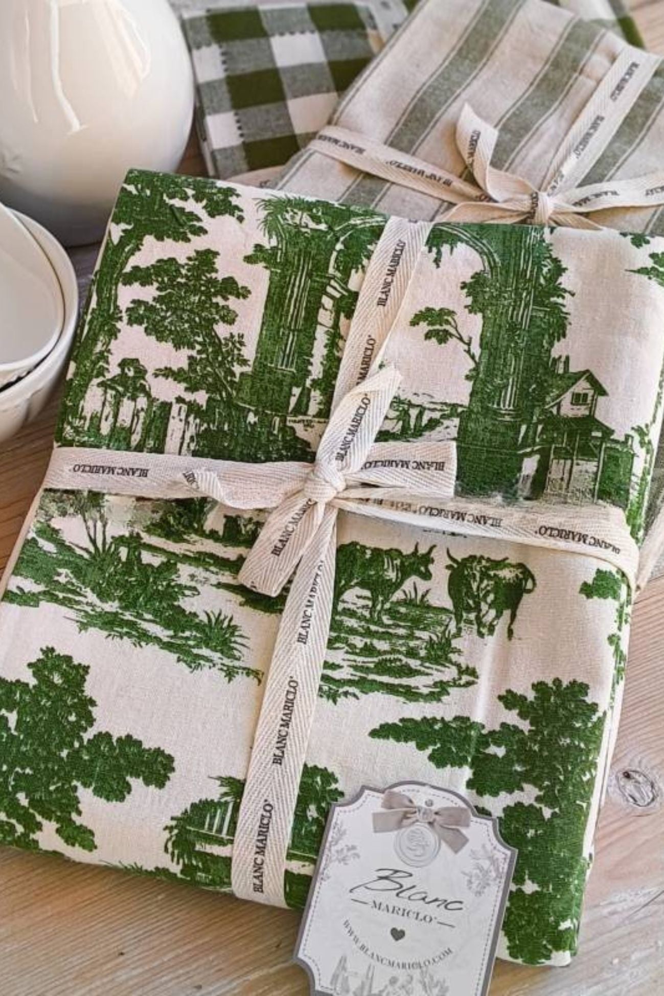 Breakfast on the Grass