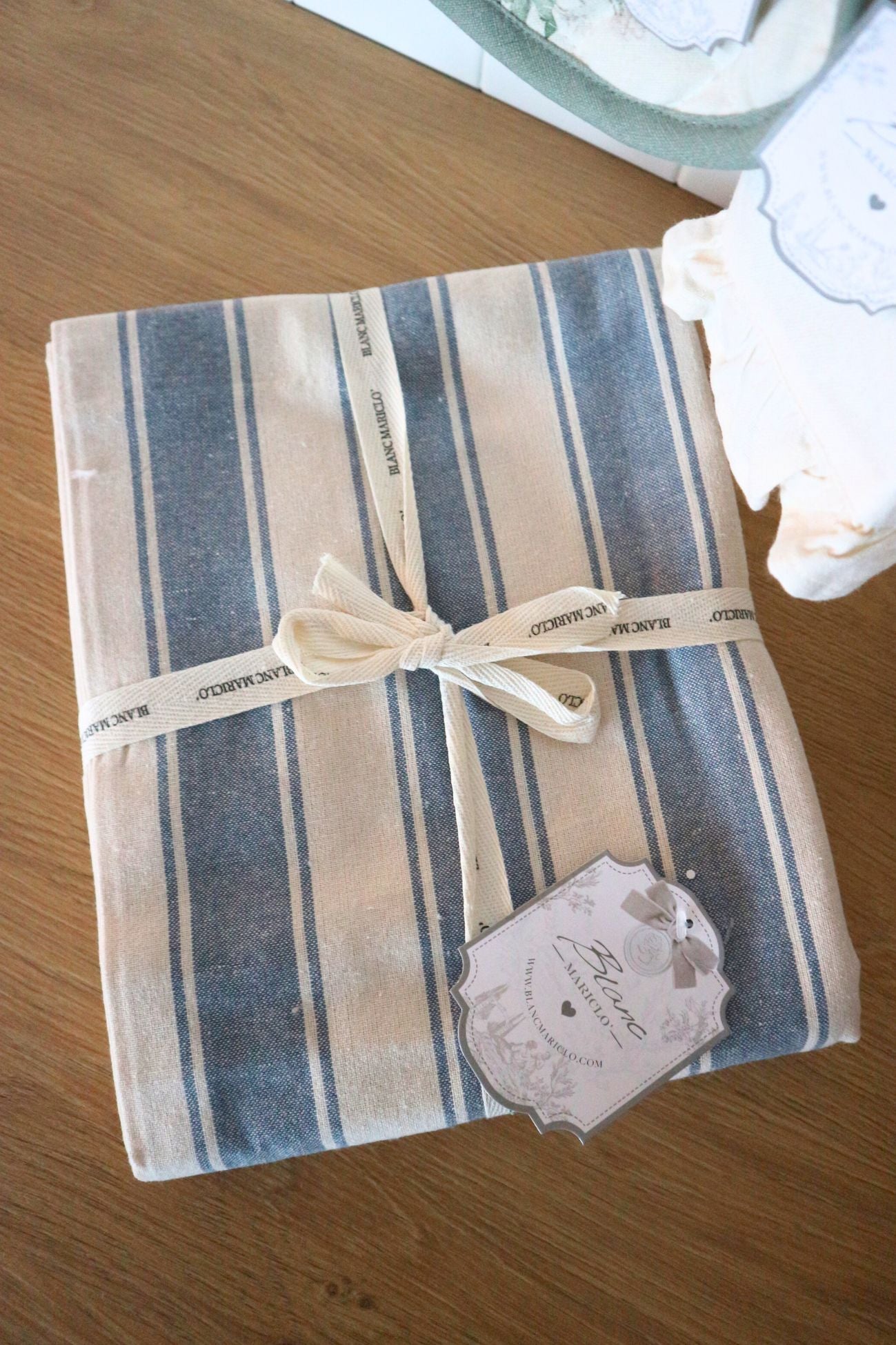 Breakfast on the Grass