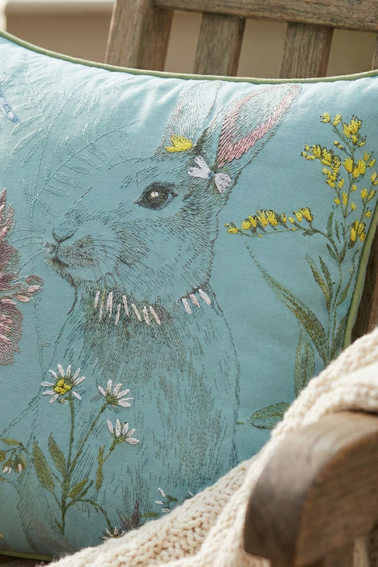 Miss Rabbit Cuscino Celeste