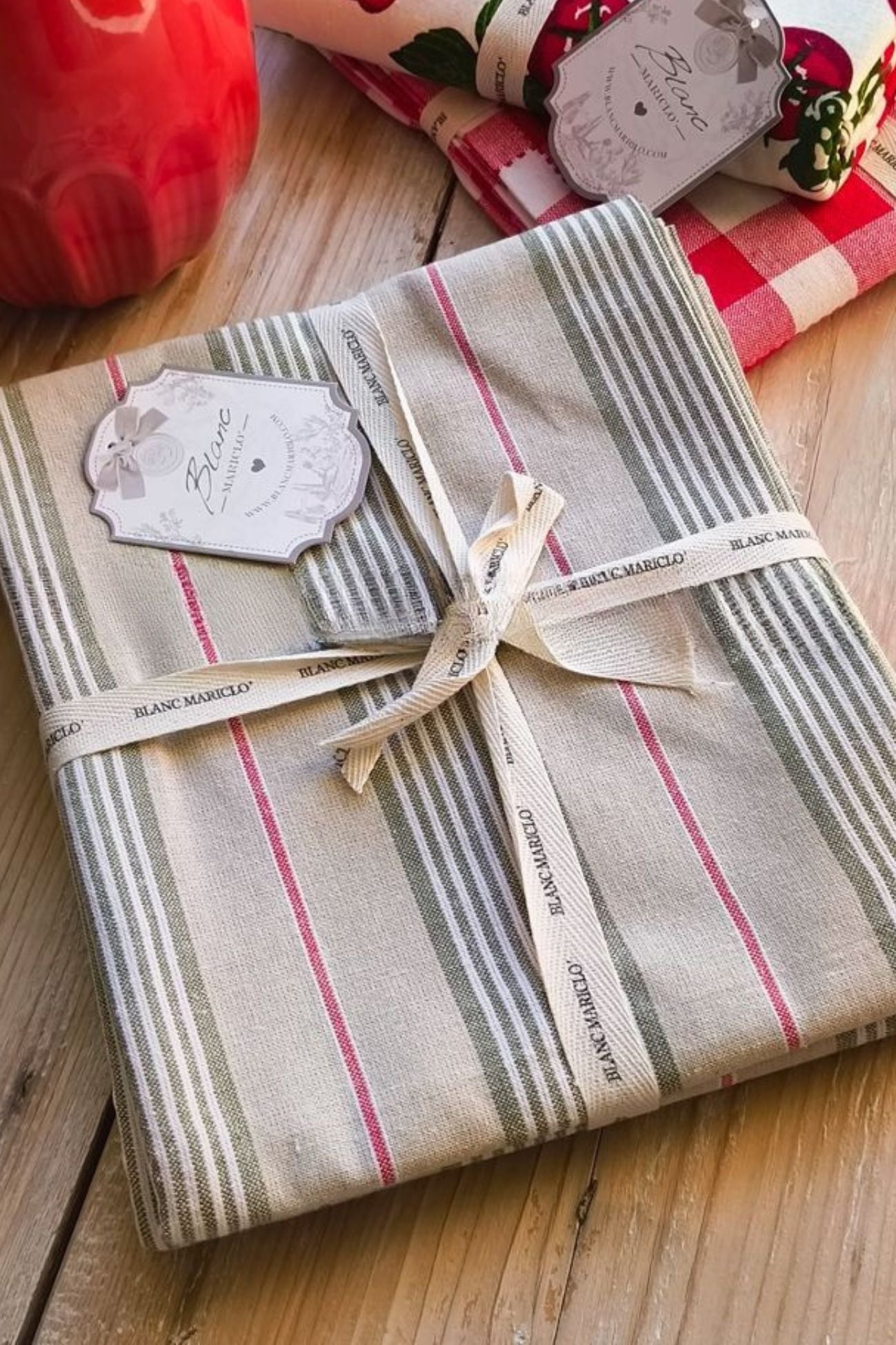 Breakfast on the Grass