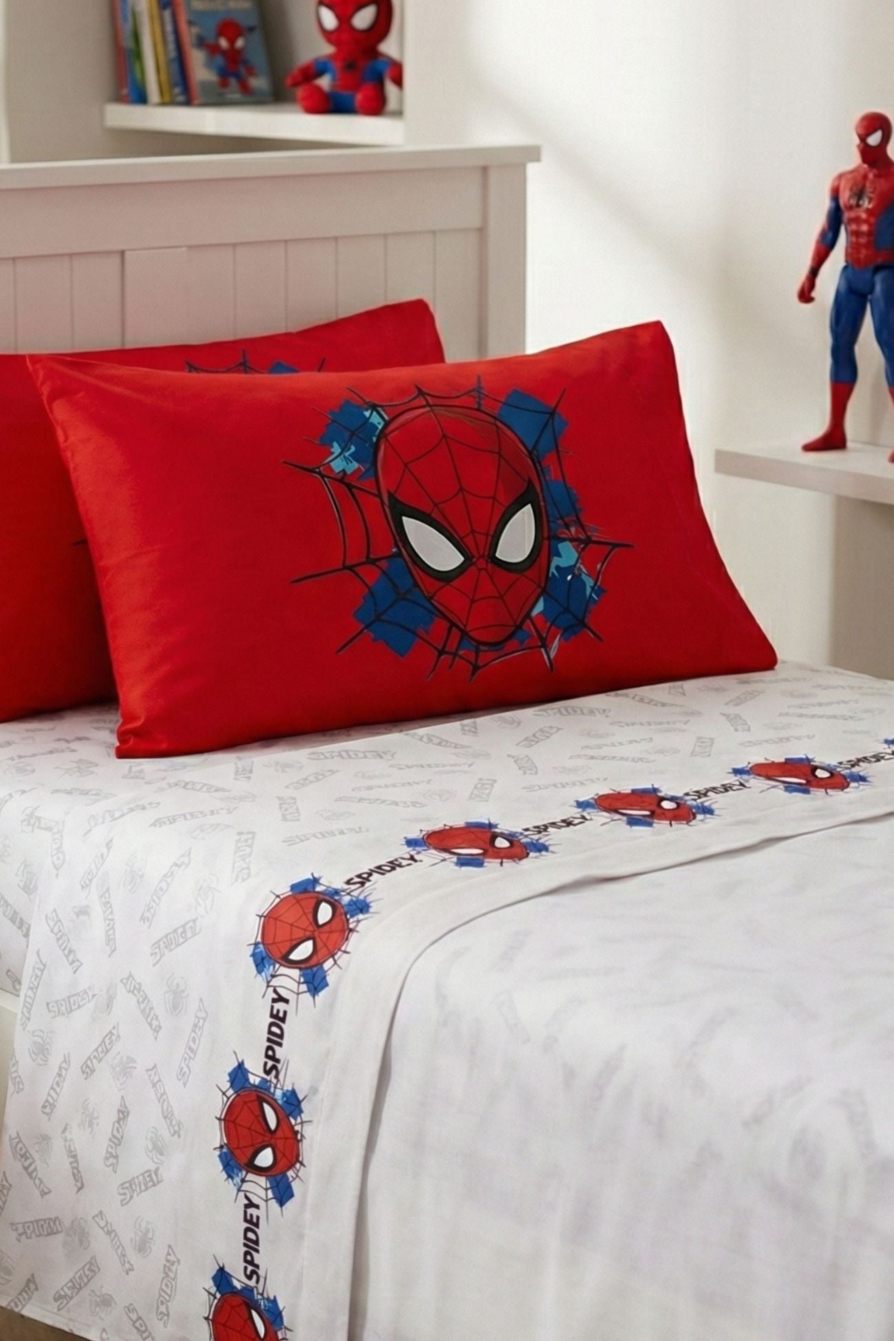 Spider-Man Red Completo Letto