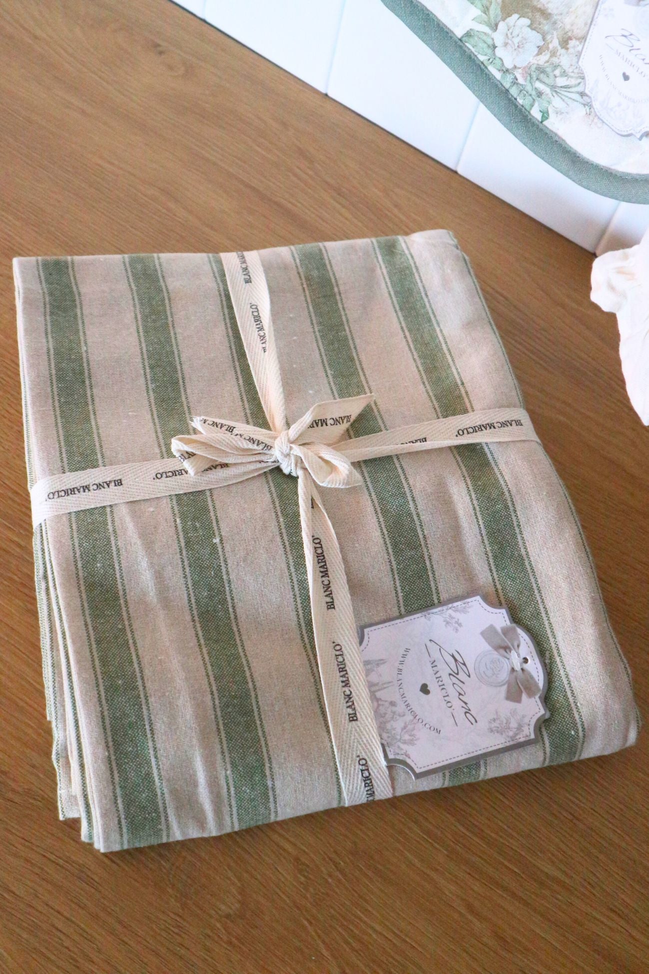 Breakfast on the Grass