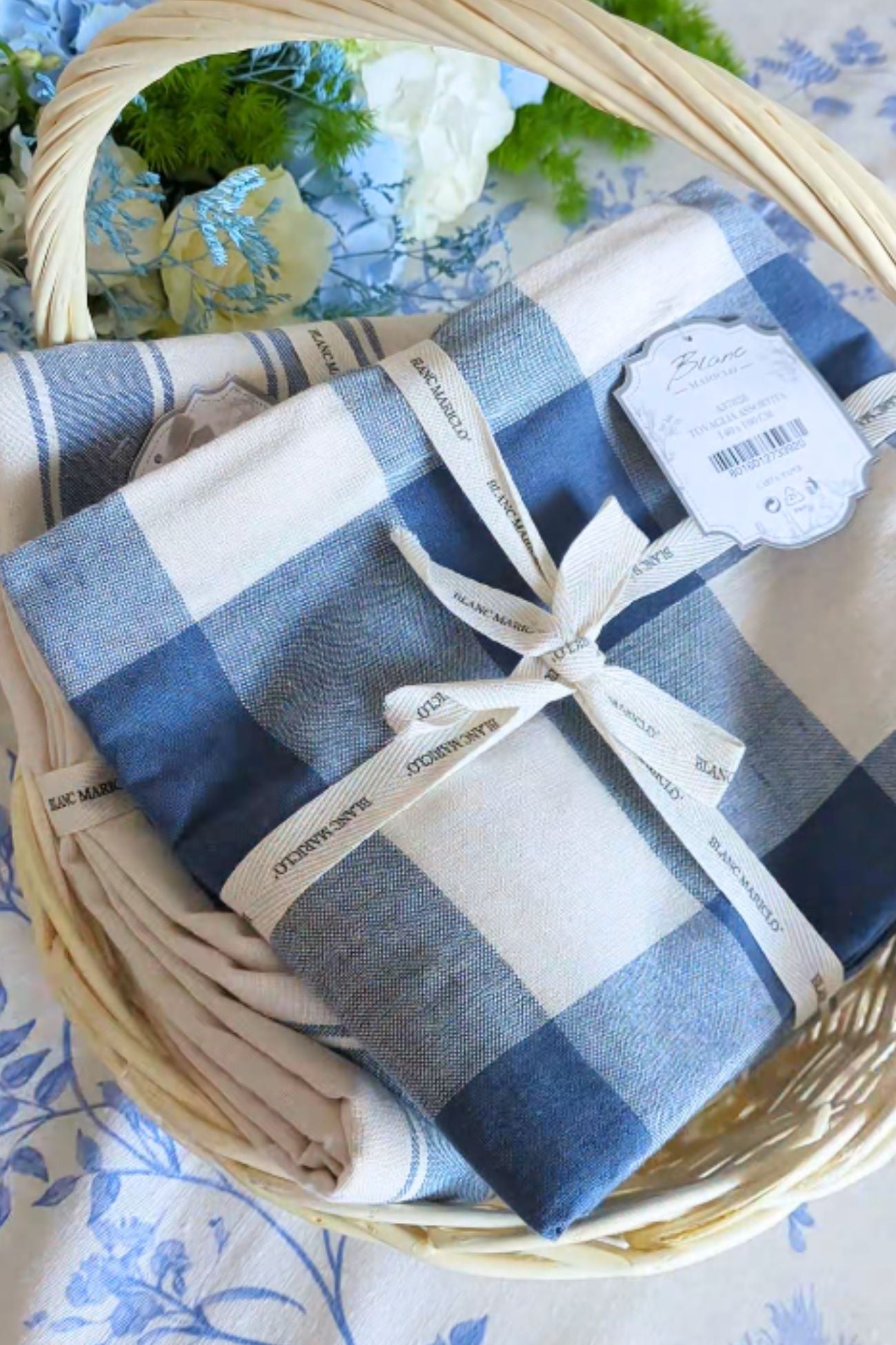 Breakfast on the Grass