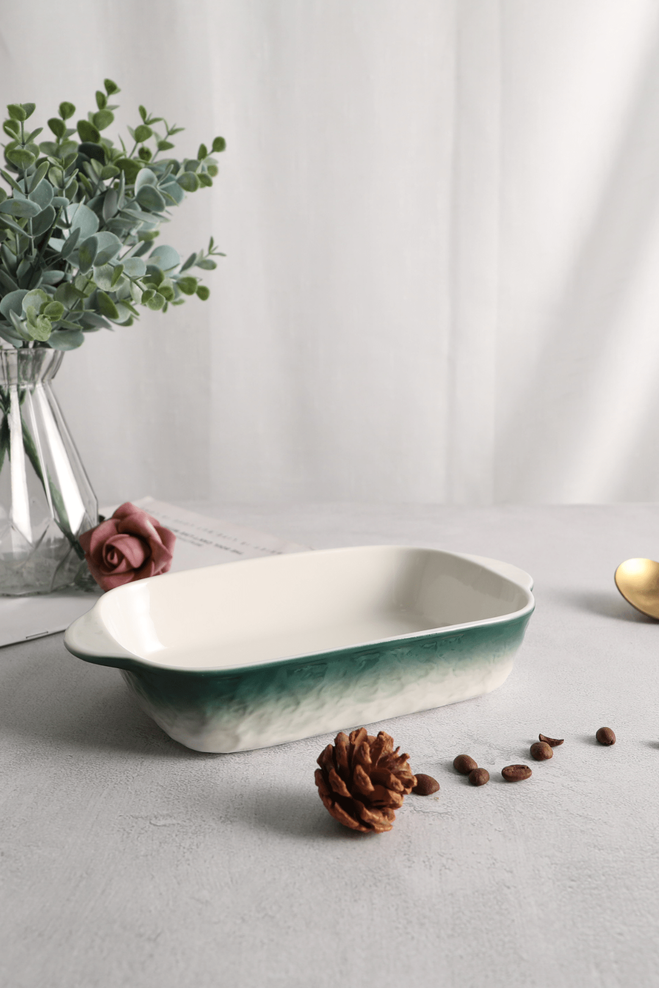 Antiope Design Smeraldo Pirofila piccola in porcellana verde e bianca con rilievi