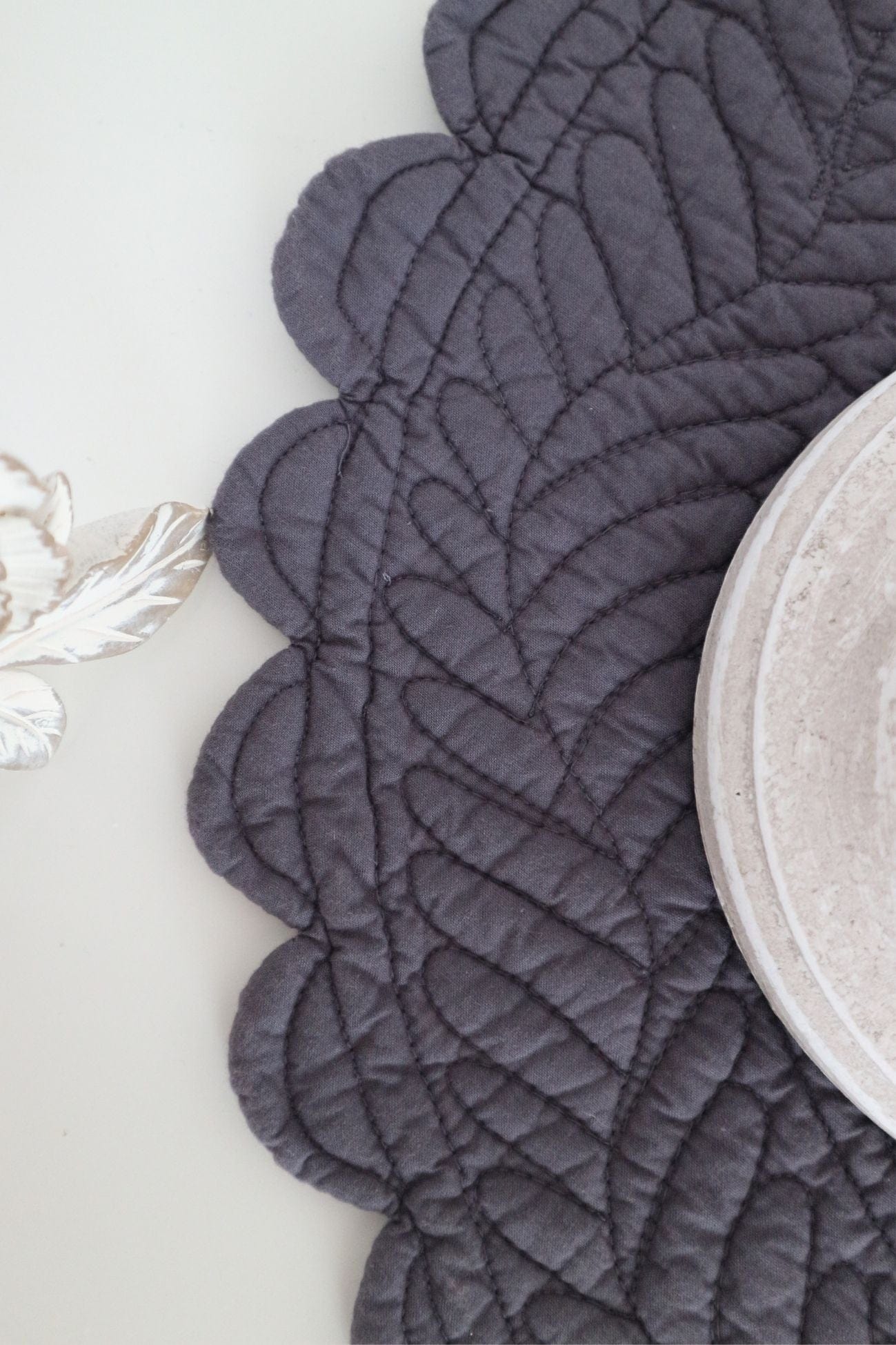 Blanc MariClo' Carmen Carmen - Tovaglietta americana tonda in cotone color antracite | Blanc MariClo'