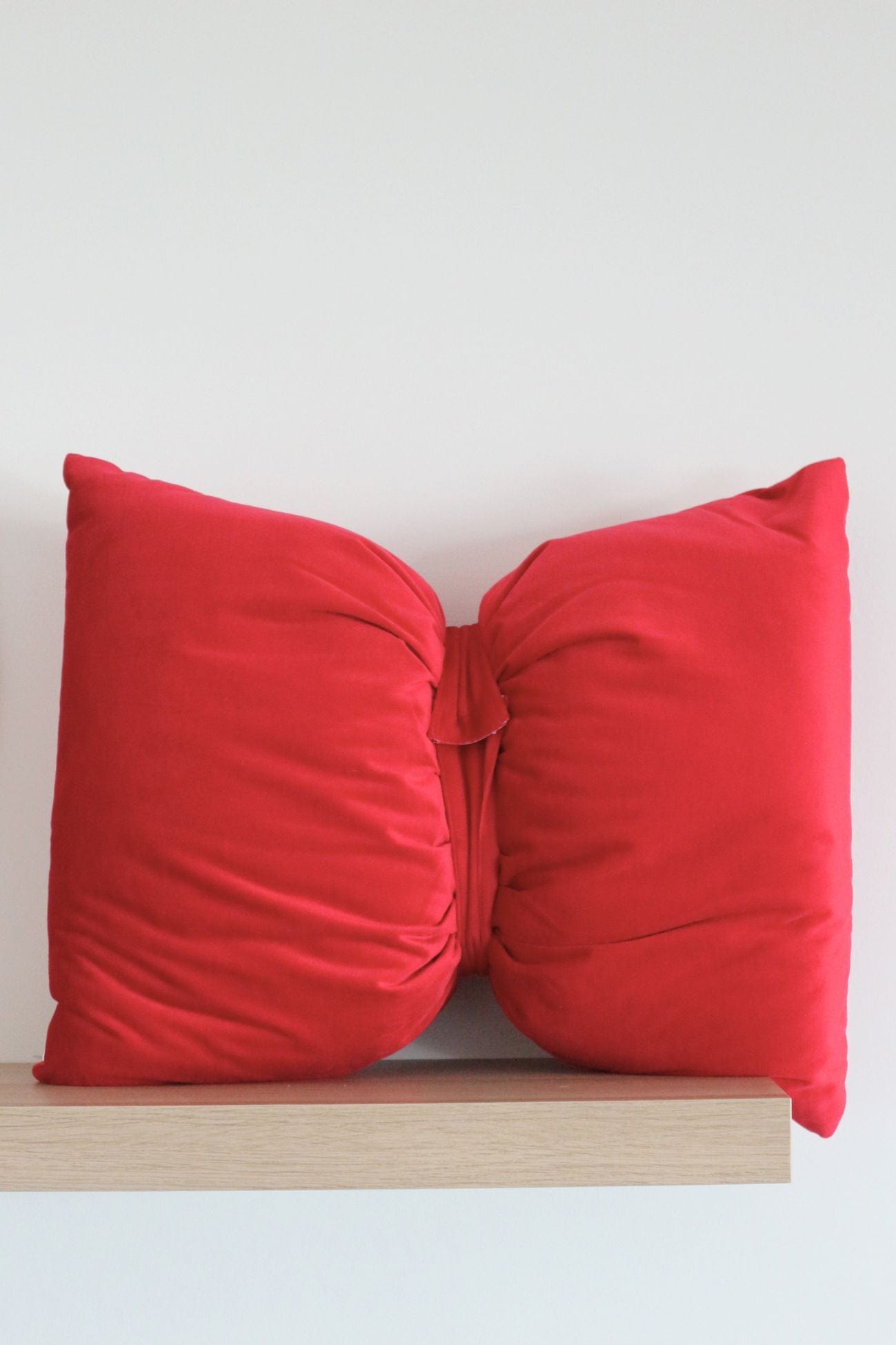 Blanc MariClo' Morbido Sonno Morbido Sonno - Cuscino arredo imbottito rosso a forma di fiocco | Blanc MariClo'