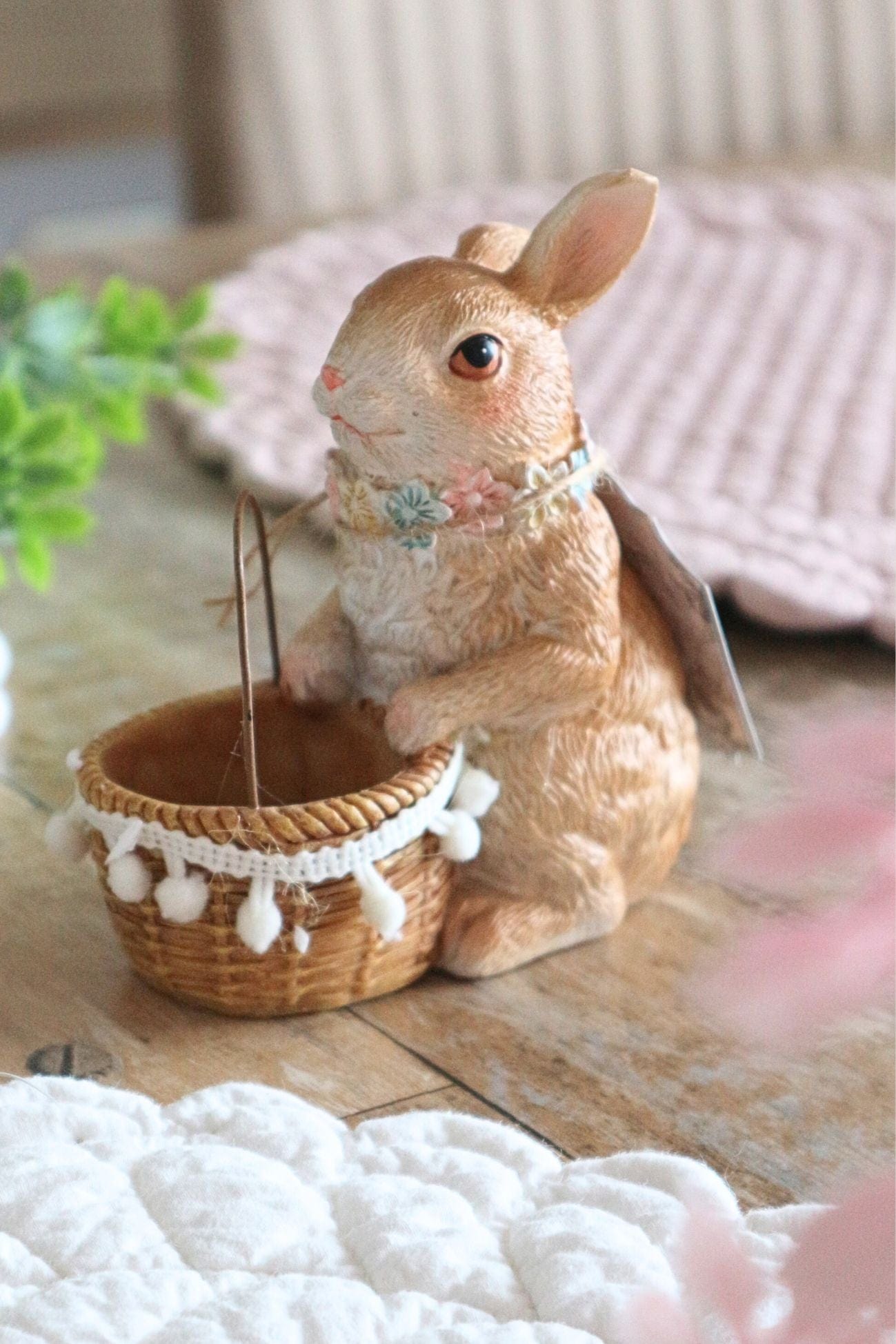 Blanc MariClo' Nemorino Nemorino - Coniglietto pasquale in resina con cestino | Blanc MariClo'