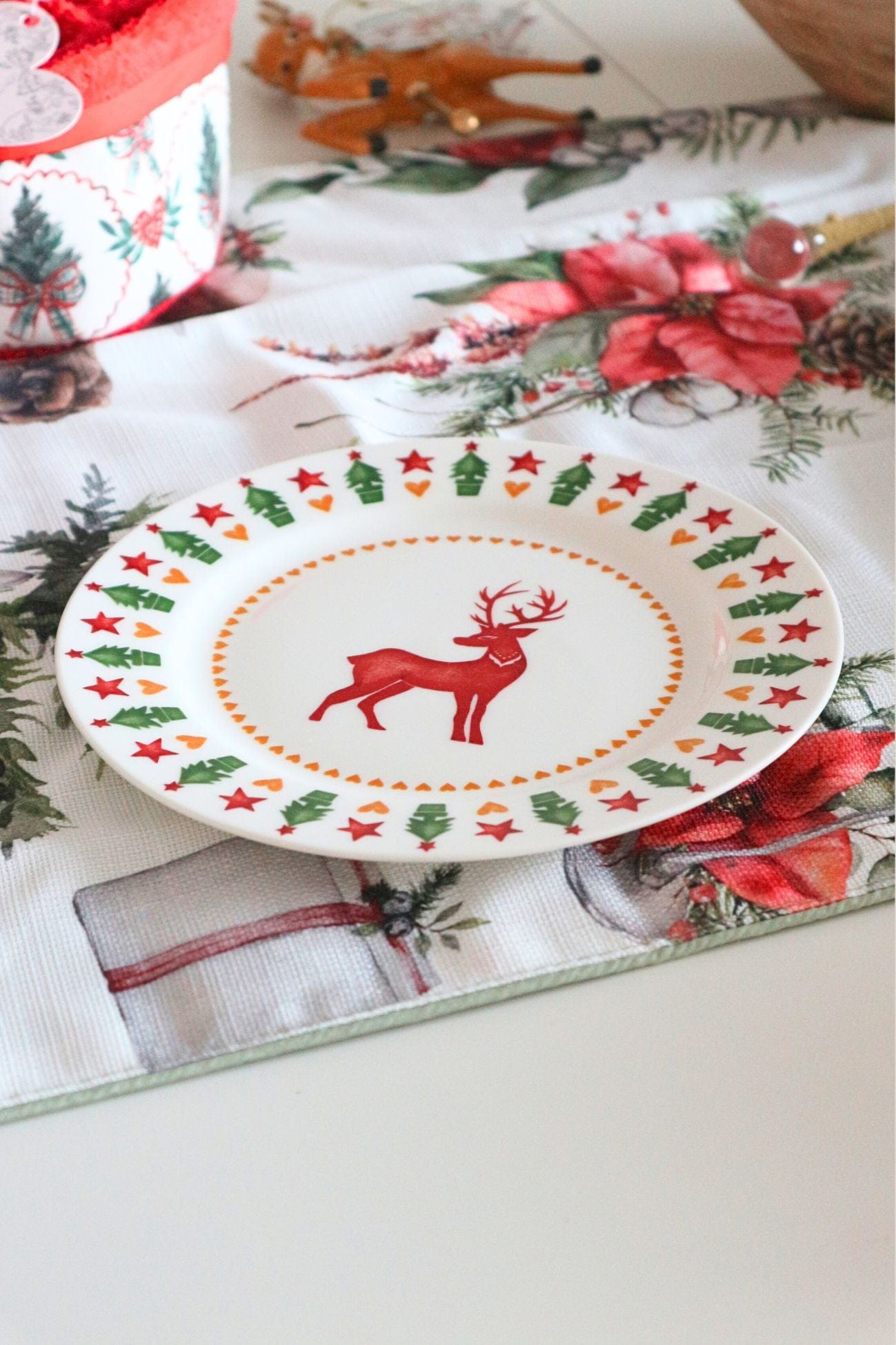 Blanc MariClo' Oh Holy Night Oh Holy Night - Piatto da frutta natalizio con renna e alberelli | Blanc MariClo'