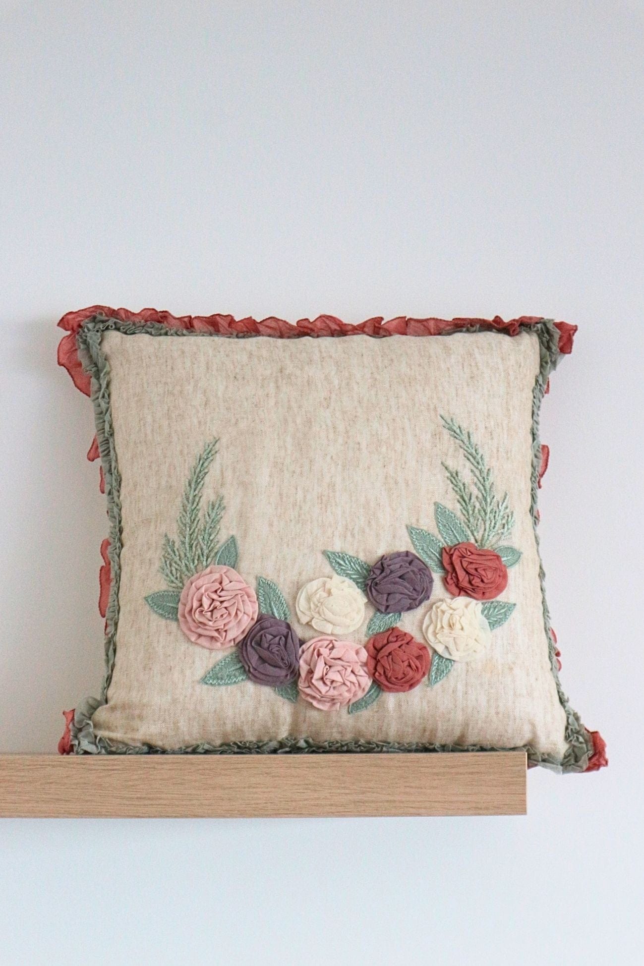 Blanc MariClo' Sapphire Sapphire - Sapphire - Cuscino arredo imbottito con ricamo floreale | Blanc MariClo'