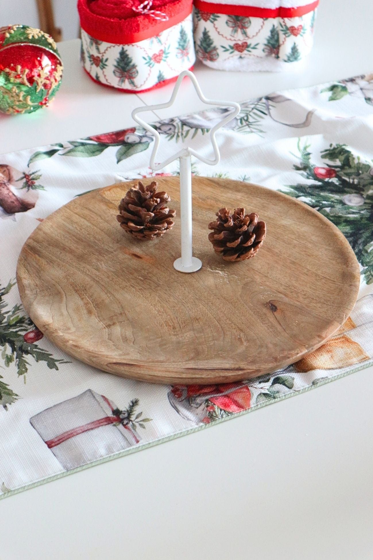 Blanc MariClo' Storie di Cantastorie Storie di Cantastorie - Vassoio centrotavola in legno con manico in ferro bianco a cuoricino | Blanc MariClo'