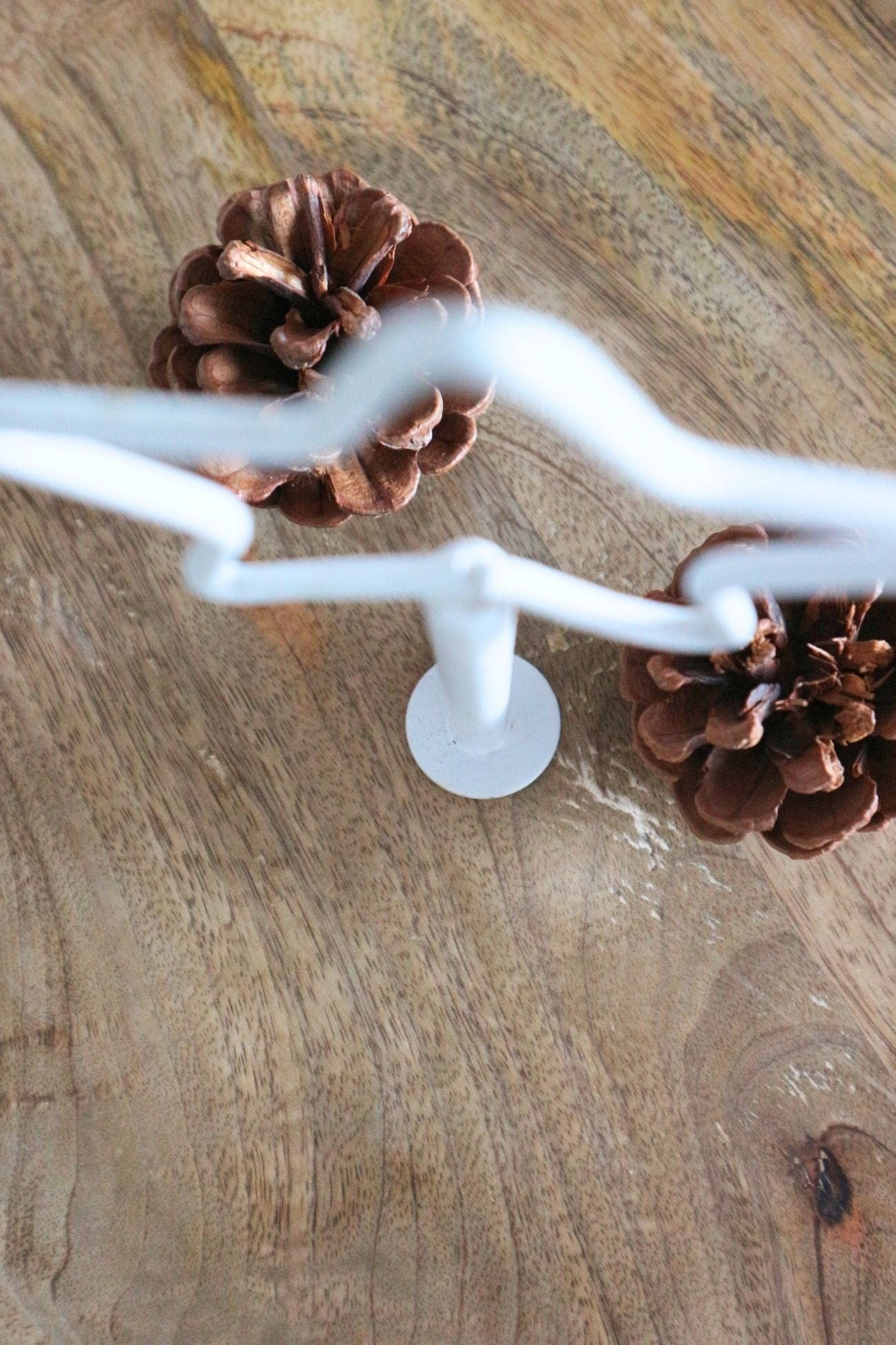 Blanc MariClo' Storie di Cantastorie Storie di Cantastorie - Vassoio centrotavola in legno con manico in ferro bianco a cuoricino | Blanc MariClo'