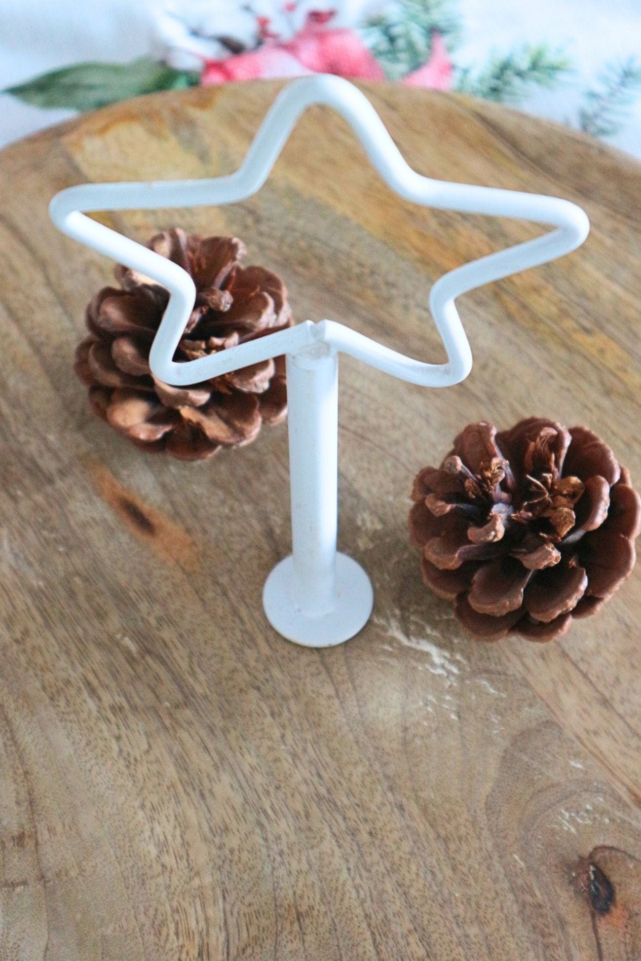 Blanc MariClo' Storie di Cantastorie Storie di Cantastorie - Vassoio centrotavola in legno con manico in ferro bianco a cuoricino | Blanc MariClo'