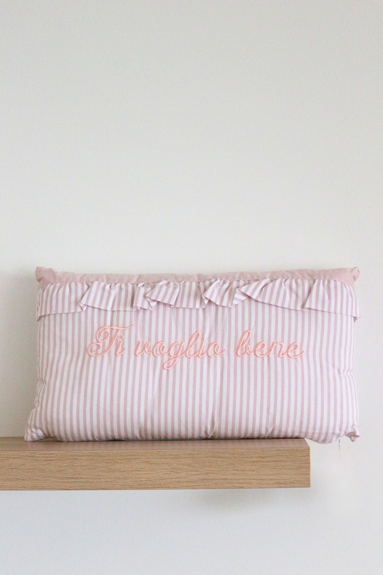 Blanc MariClo' Ti Voglio Bene Ti Voglio Bene - Ti Voglio Bene - Cuscino arredo imbottito in cotone con gala | Blanc MariClo'