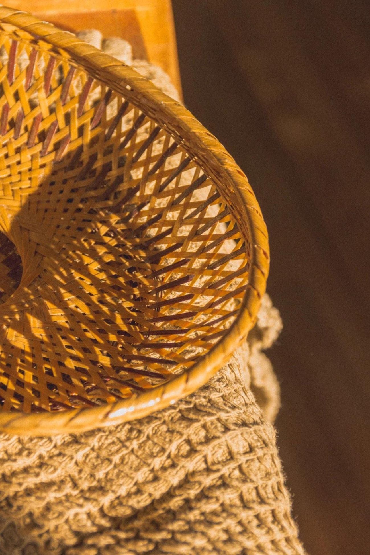 Éloge Deja Cestino in bambù naturale con fondo decorato