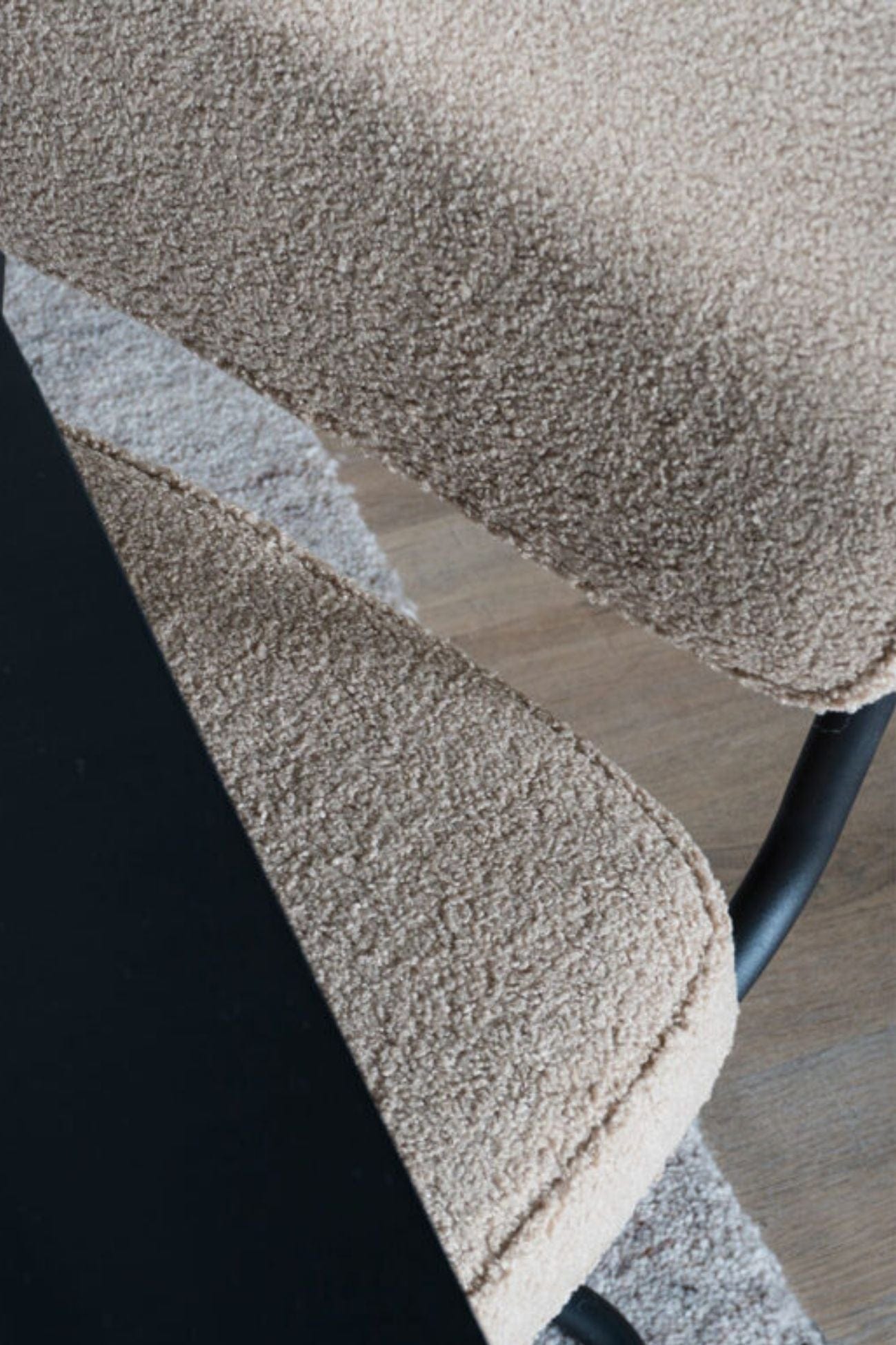 Home67 Brooks Brooks - Sedia in tessuto bouclé con supporto in metallo
| Home67