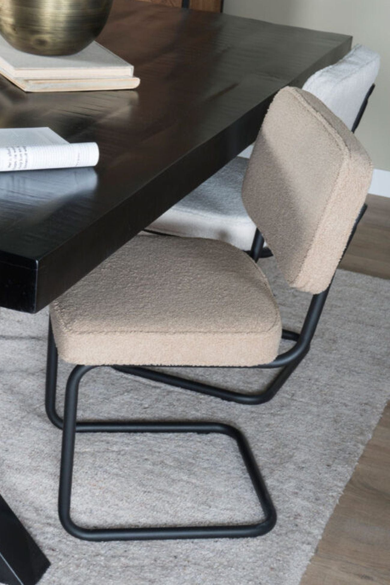 Home67 Brooks Brooks - Sedia in tessuto bouclé con supporto in metallo
| Home67