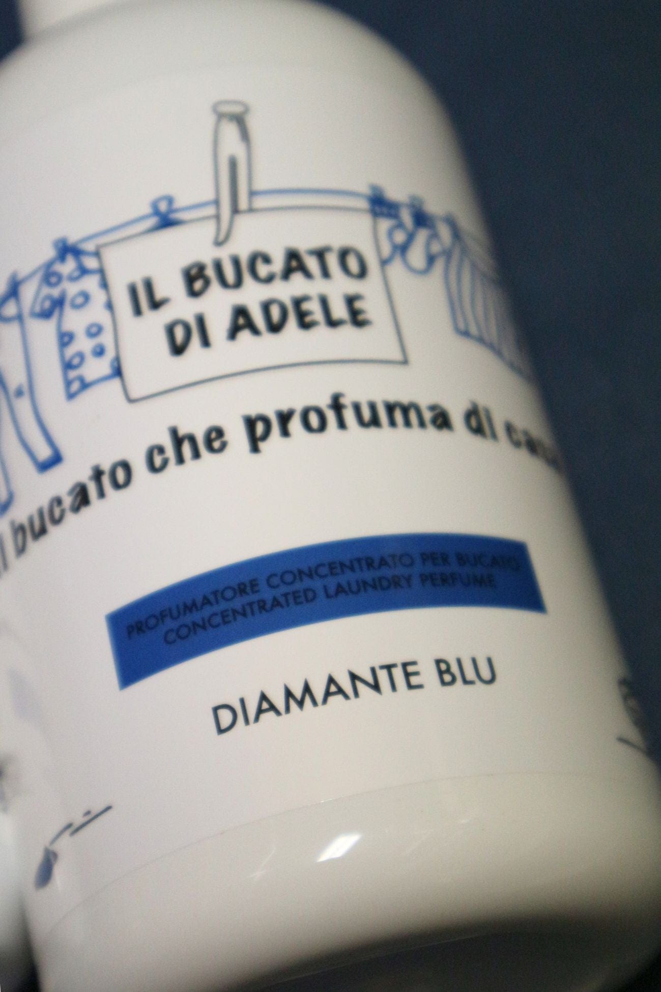 Il Bucato di Adele Diamante Blu Diamante Blu - Profumatore per bucato floreale - orchidea, mughetto ed essenze verdi | Il Bucato di Adele