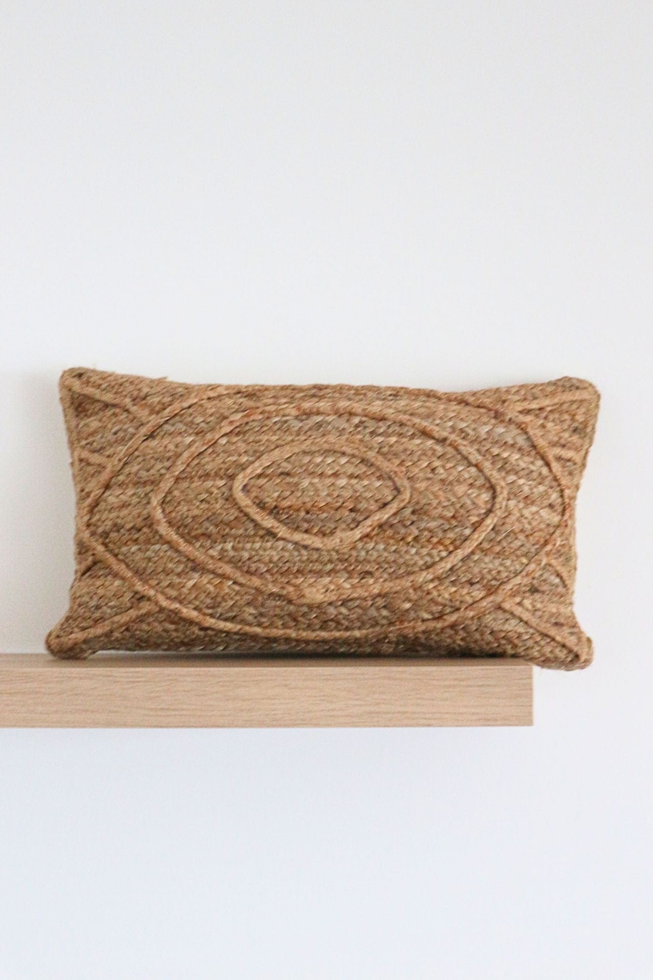 Item International Akwa Akwa - Cuscino arredo imbottito rettangolare con fronte in juta | Item International