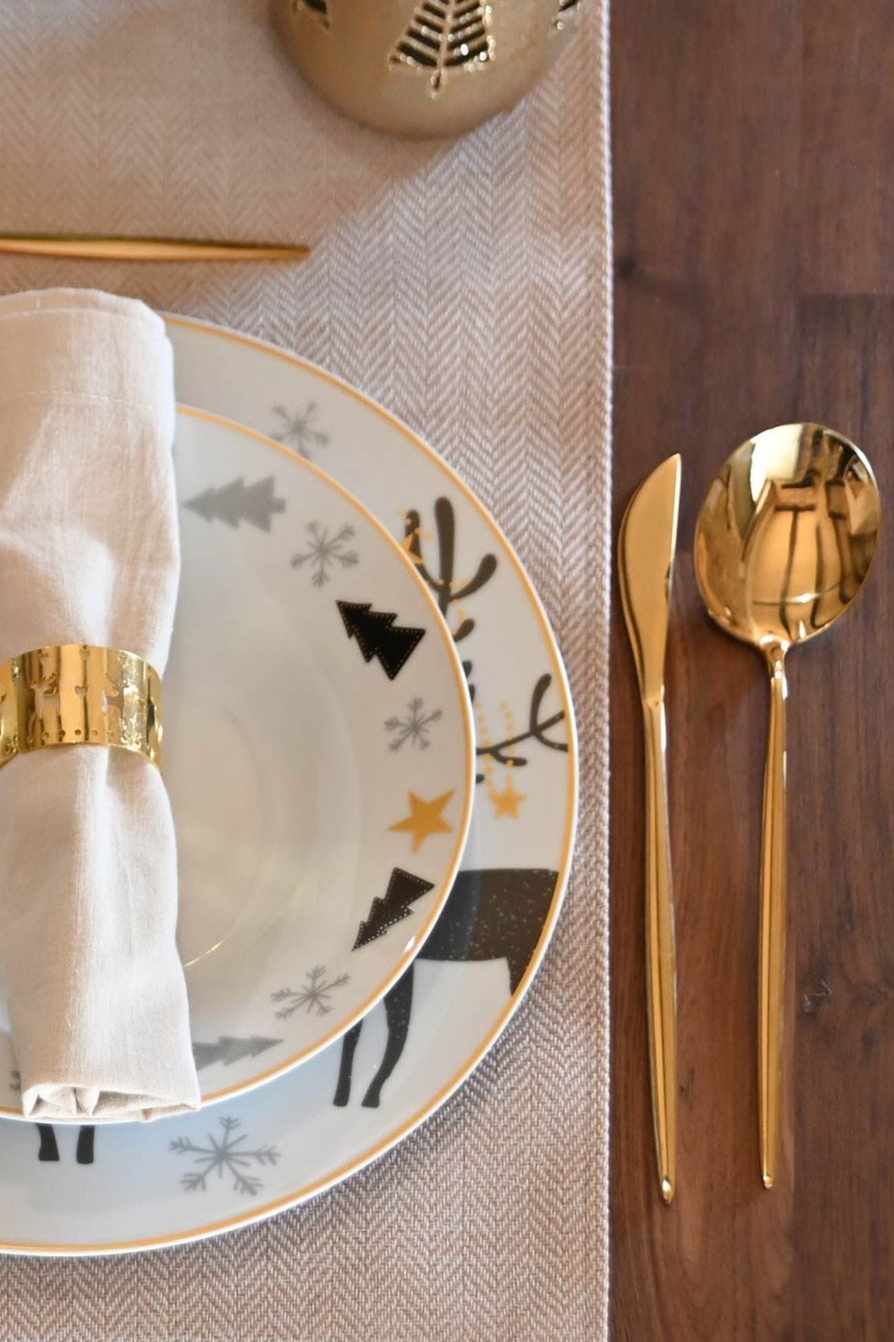 Item International Amaka Amaka - Set di 16 posate in acciaio inox dorato per 4 persone | Item International