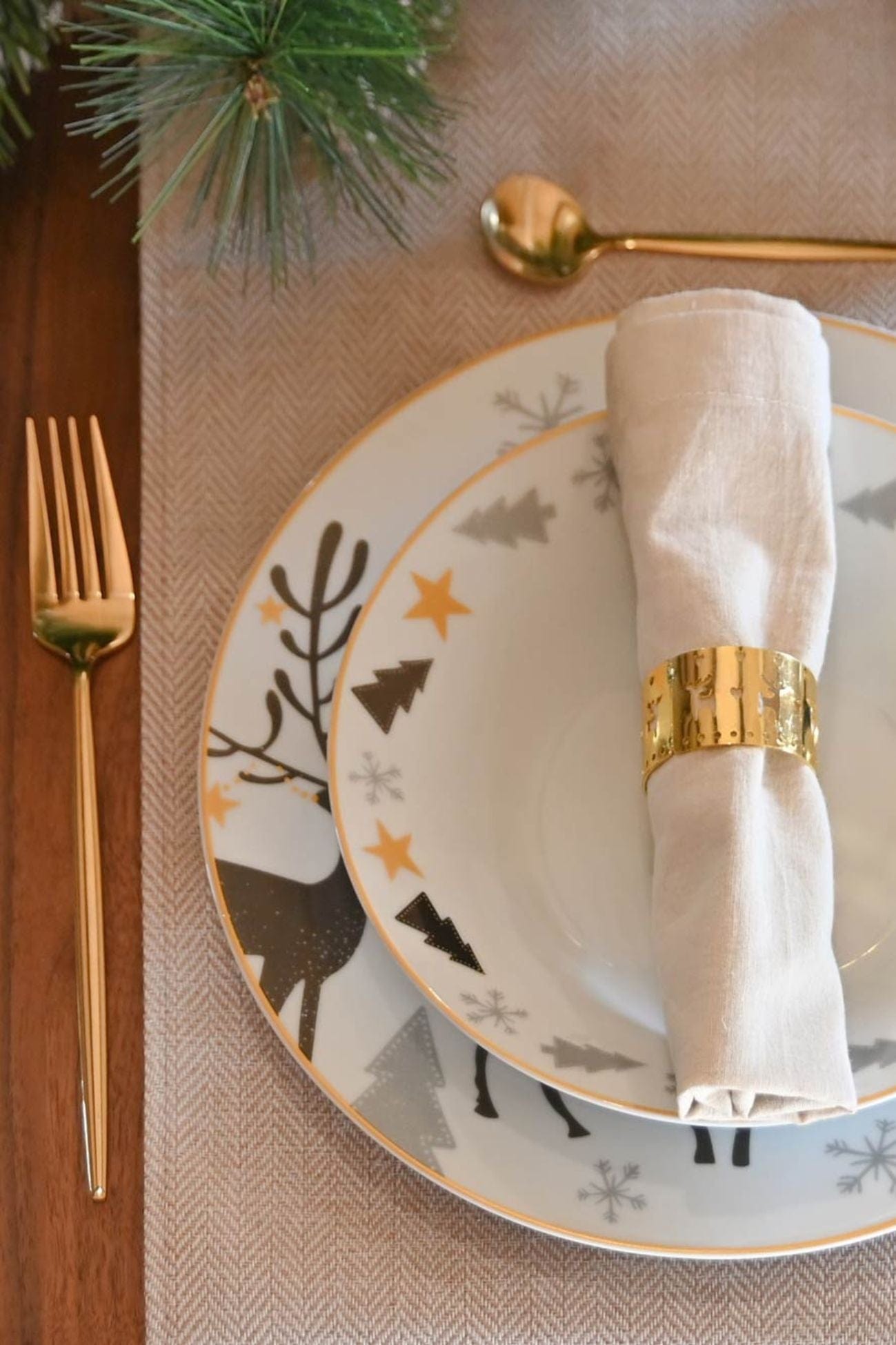 Item International Amaka Amaka - Set di 16 posate in acciaio inox dorato per 4 persone | Item International