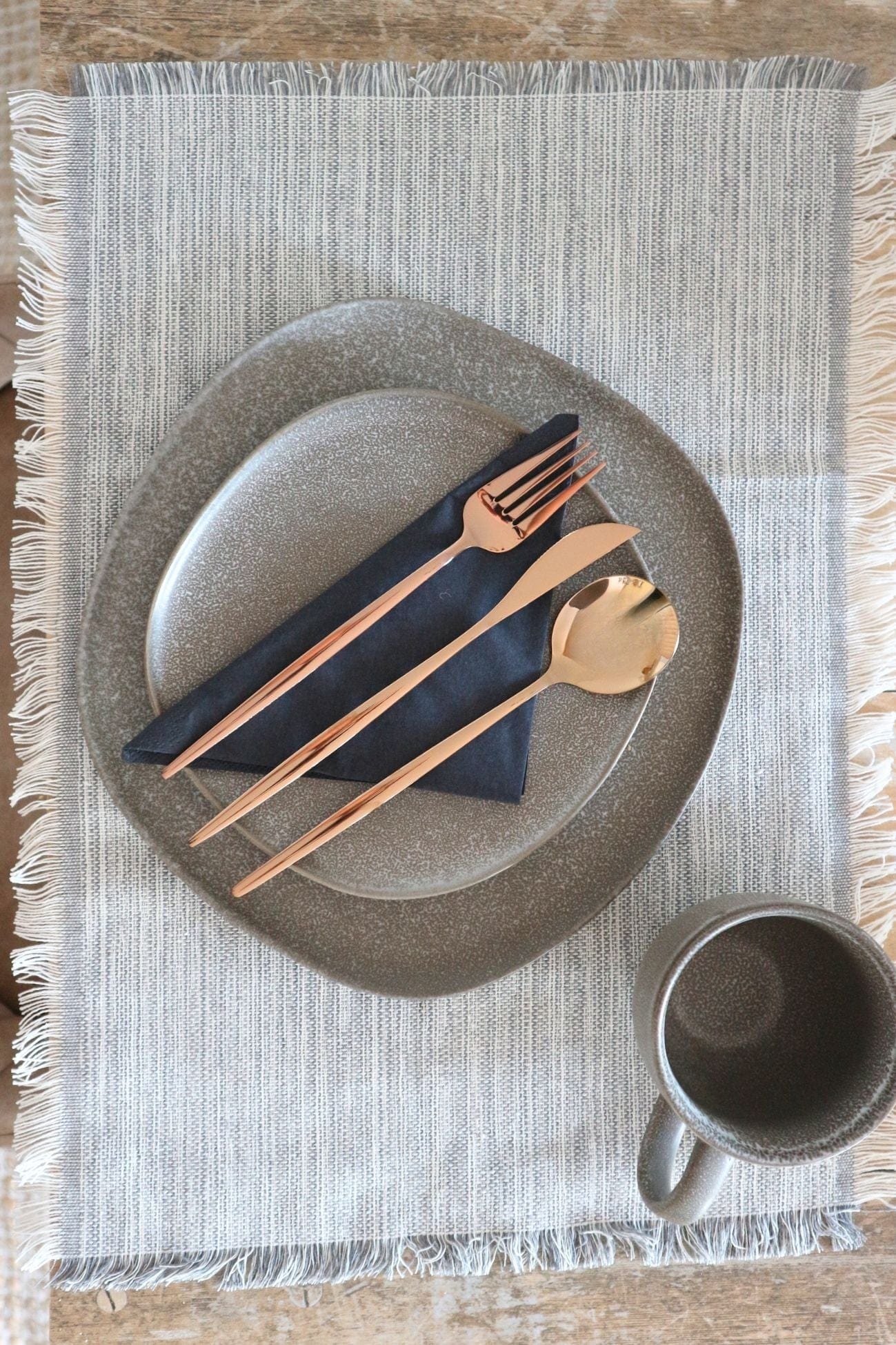 Item International Amaka Amaka - Set di 16 posate in acciaio inox ramato per 4 persone | Item International