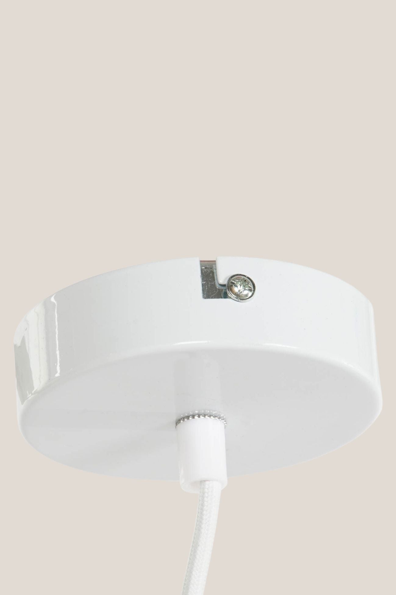 Item International Bayley Bayley - Lampadario in metallo bianco e rattan naturale | Item International