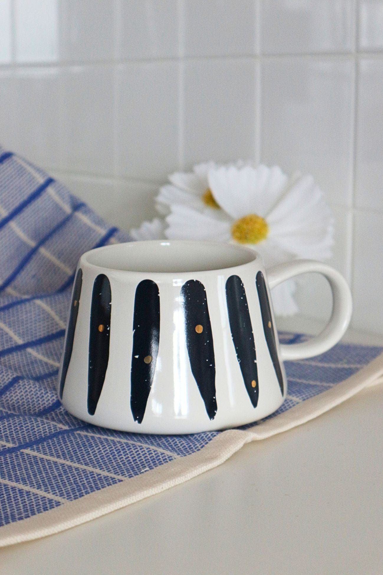 Item International Benoit Benoit - Tazza in porcellana bianca con macchie nere e oro 370 ml | Item International