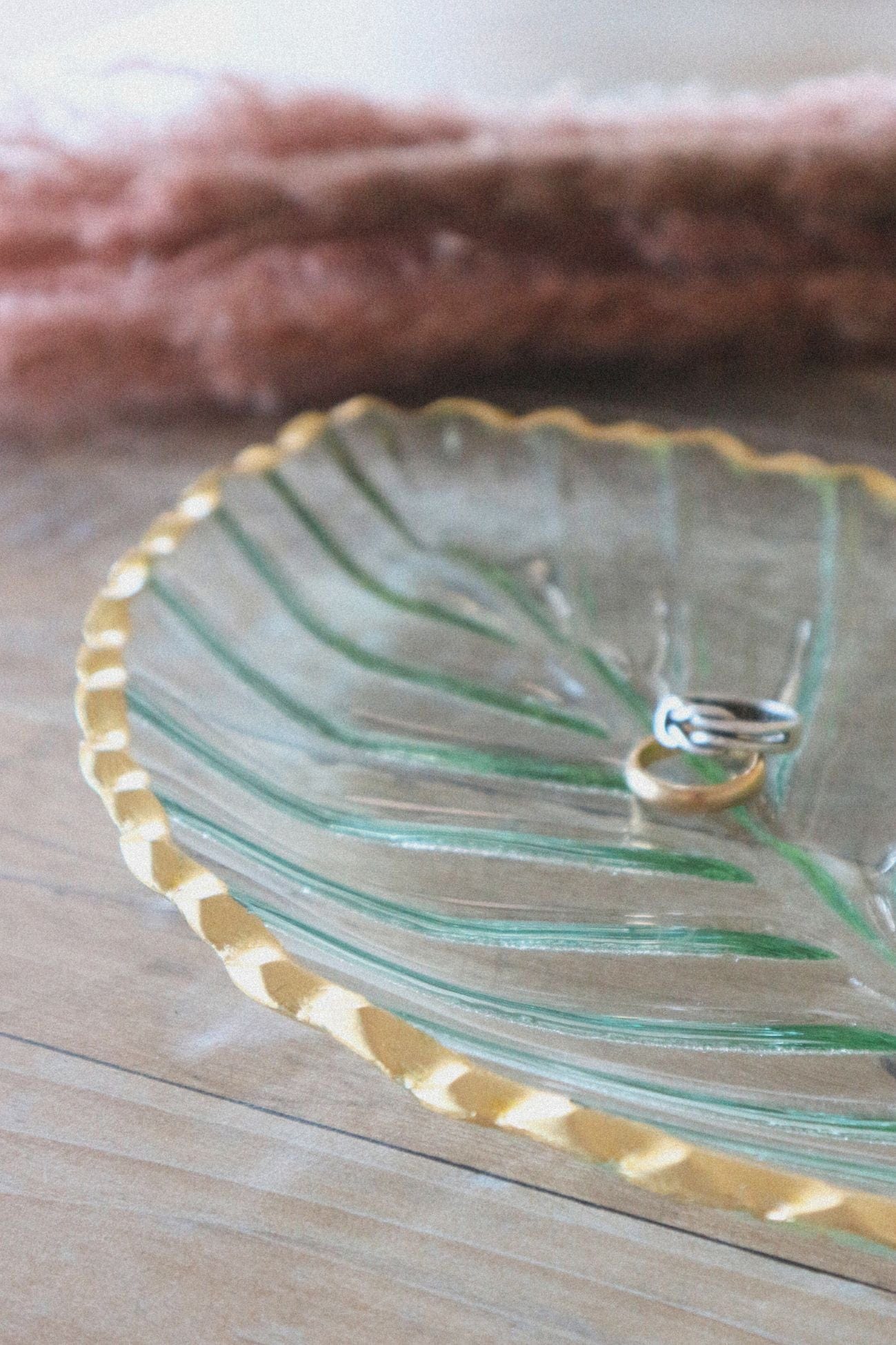 Item International Chelsea Chelsea - Svuotatasche a forma di foglia con finitura dorata | Item International