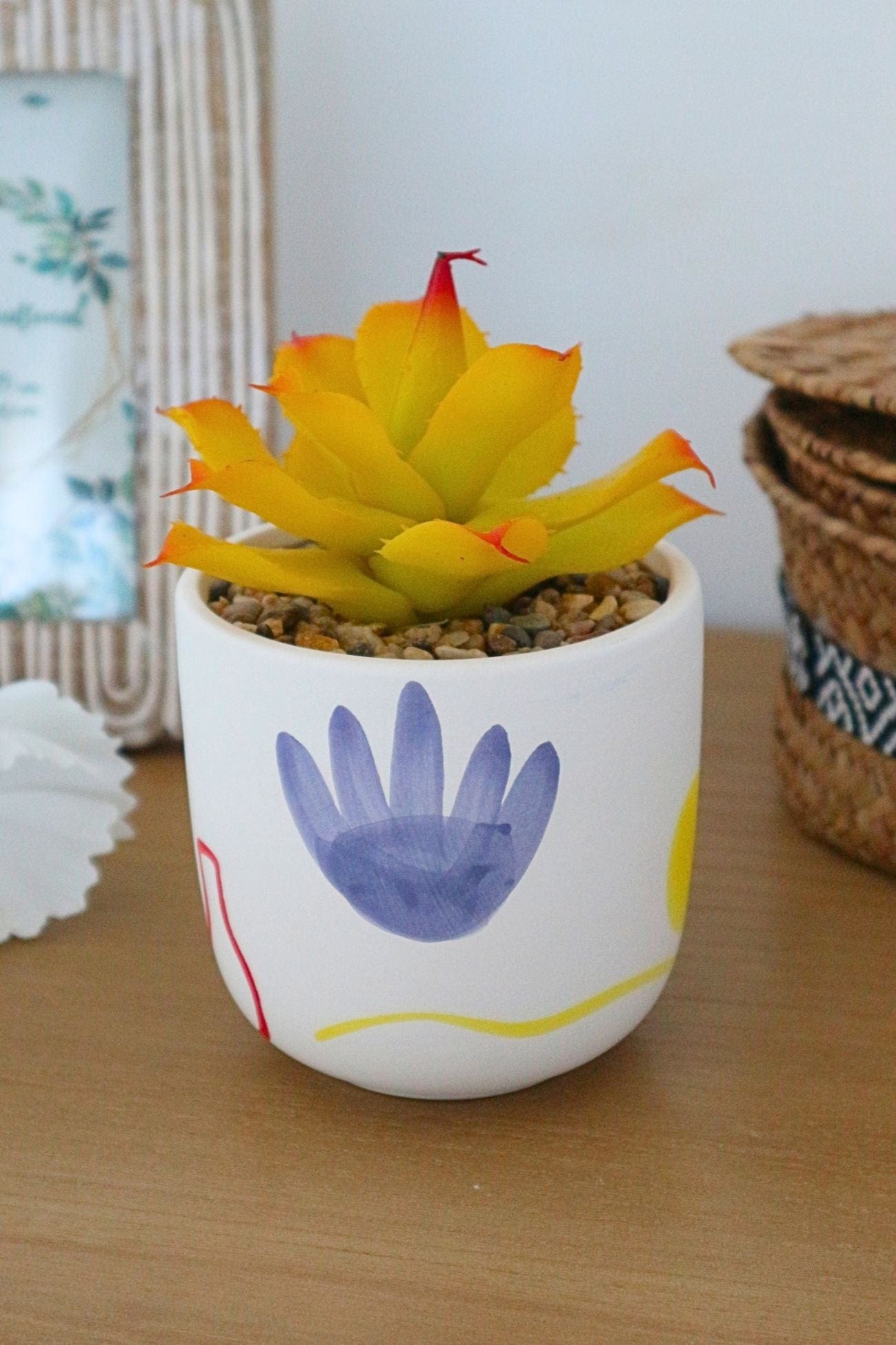 Item International Fara Piantina in porcellana bianca con decori