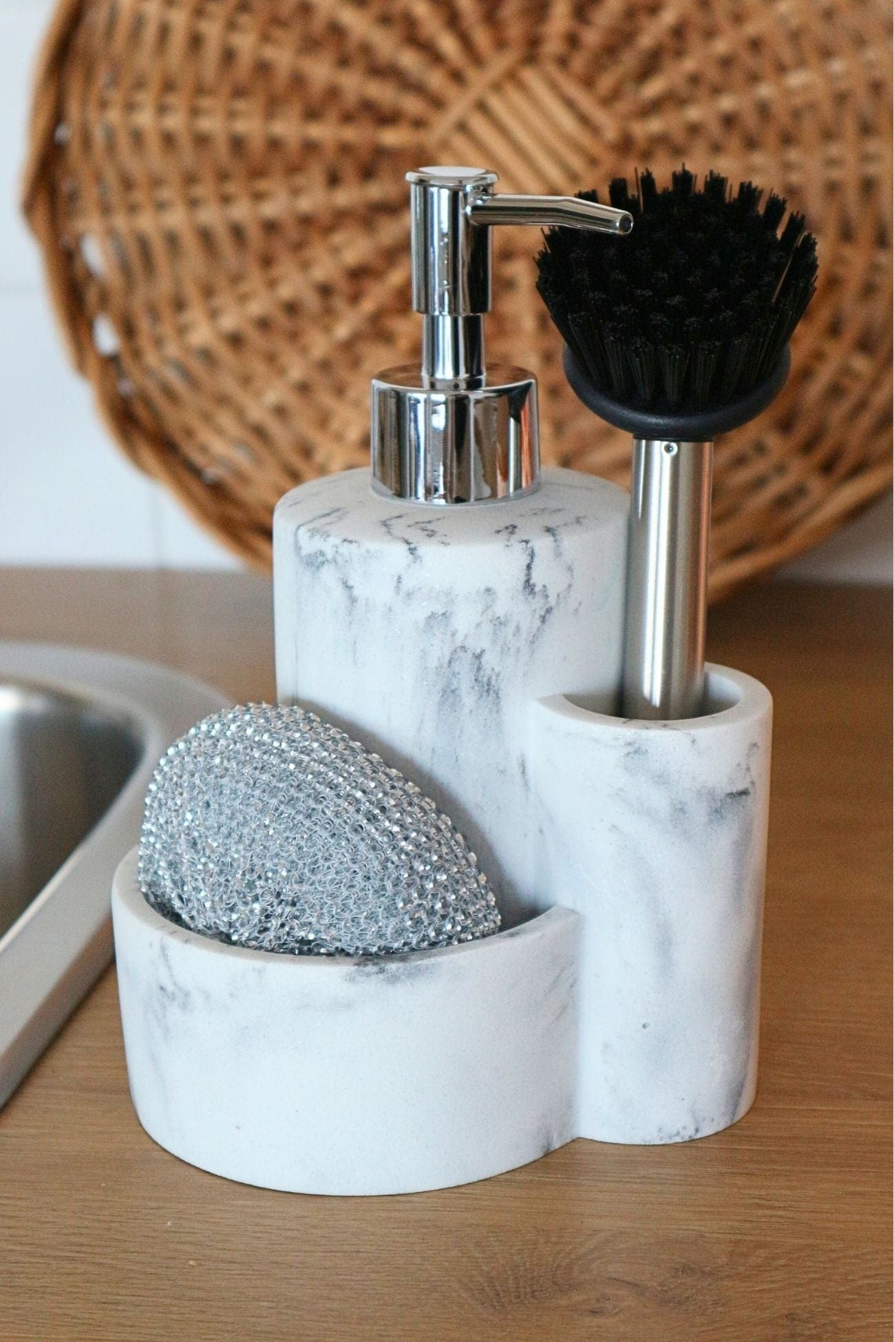 Item International Fran Fran - Dosatore di sapone in resina con spazzola e spugna abrasiva | Item International