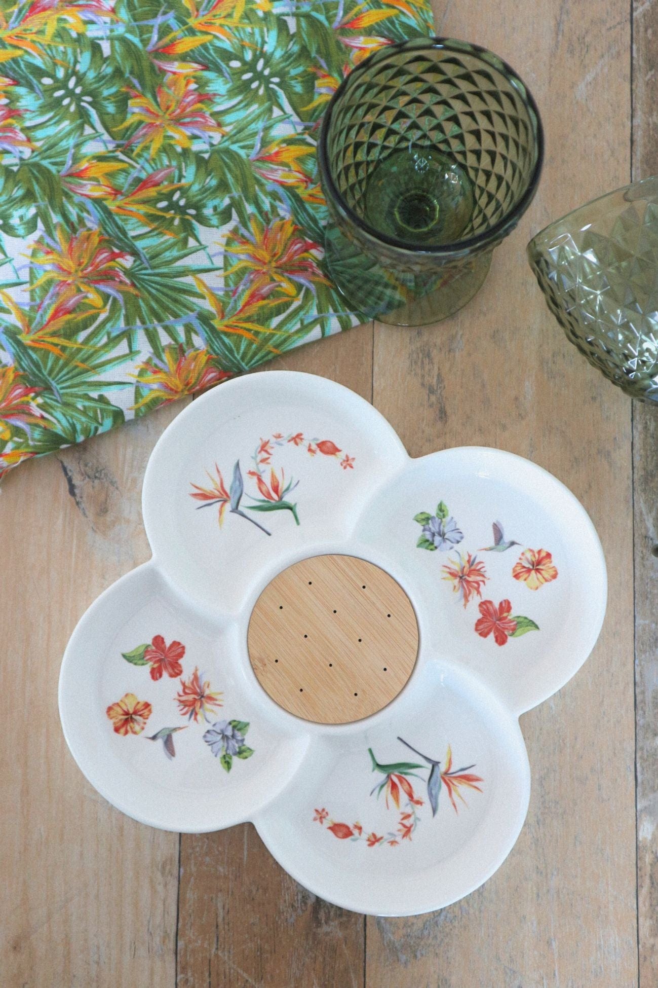 Item International Galia Galia - Vassoio da aperitivo in ceramica bianca con motivo floreale | Item International