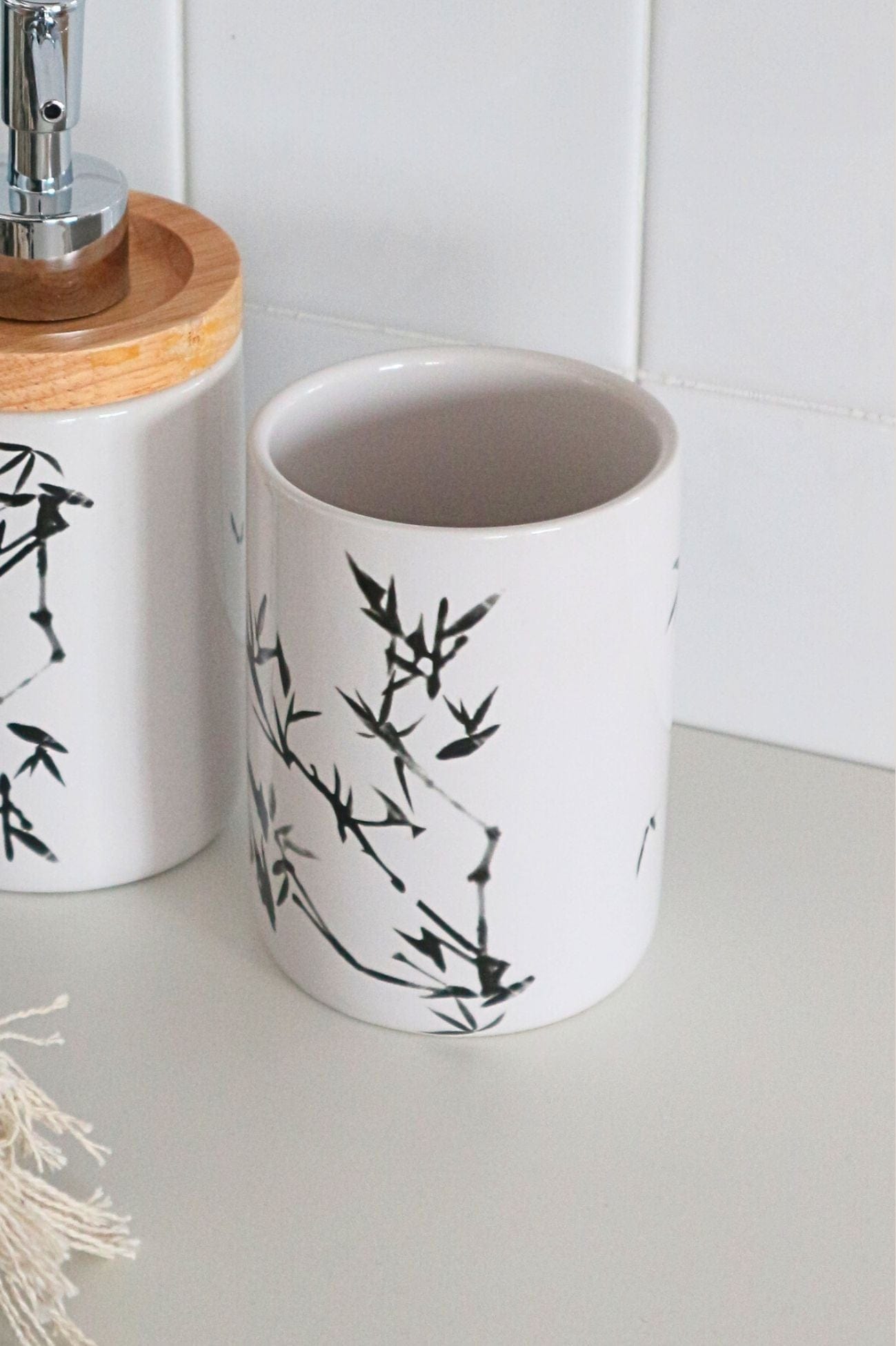 Item International Hevea Hevea - Bicchiere portaspazzolino in gres bianco floreale | Item International