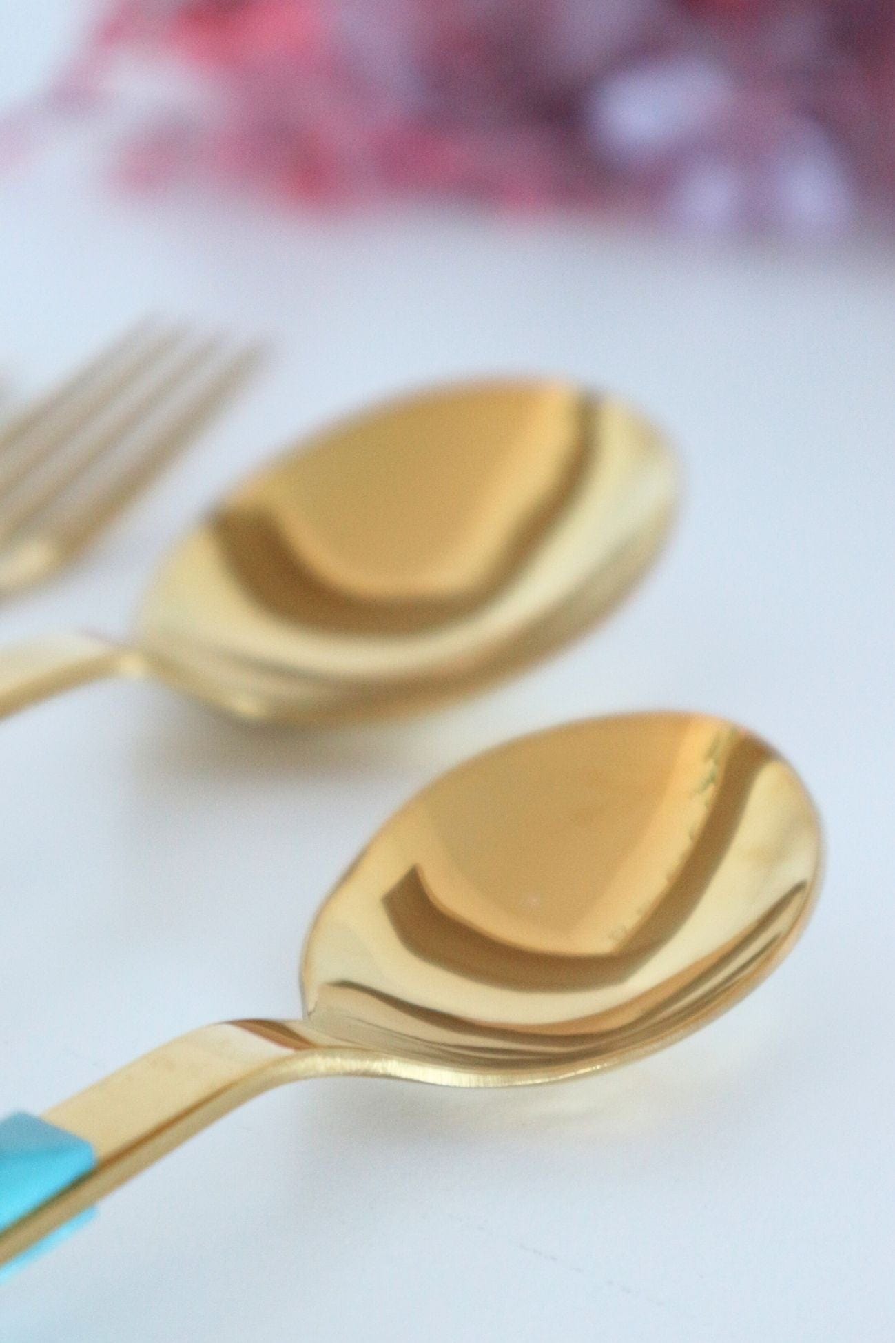 Item International Jade Jade - Set di 16 posate in acciaio inox dorato e manico verde per 4 persone | Item International