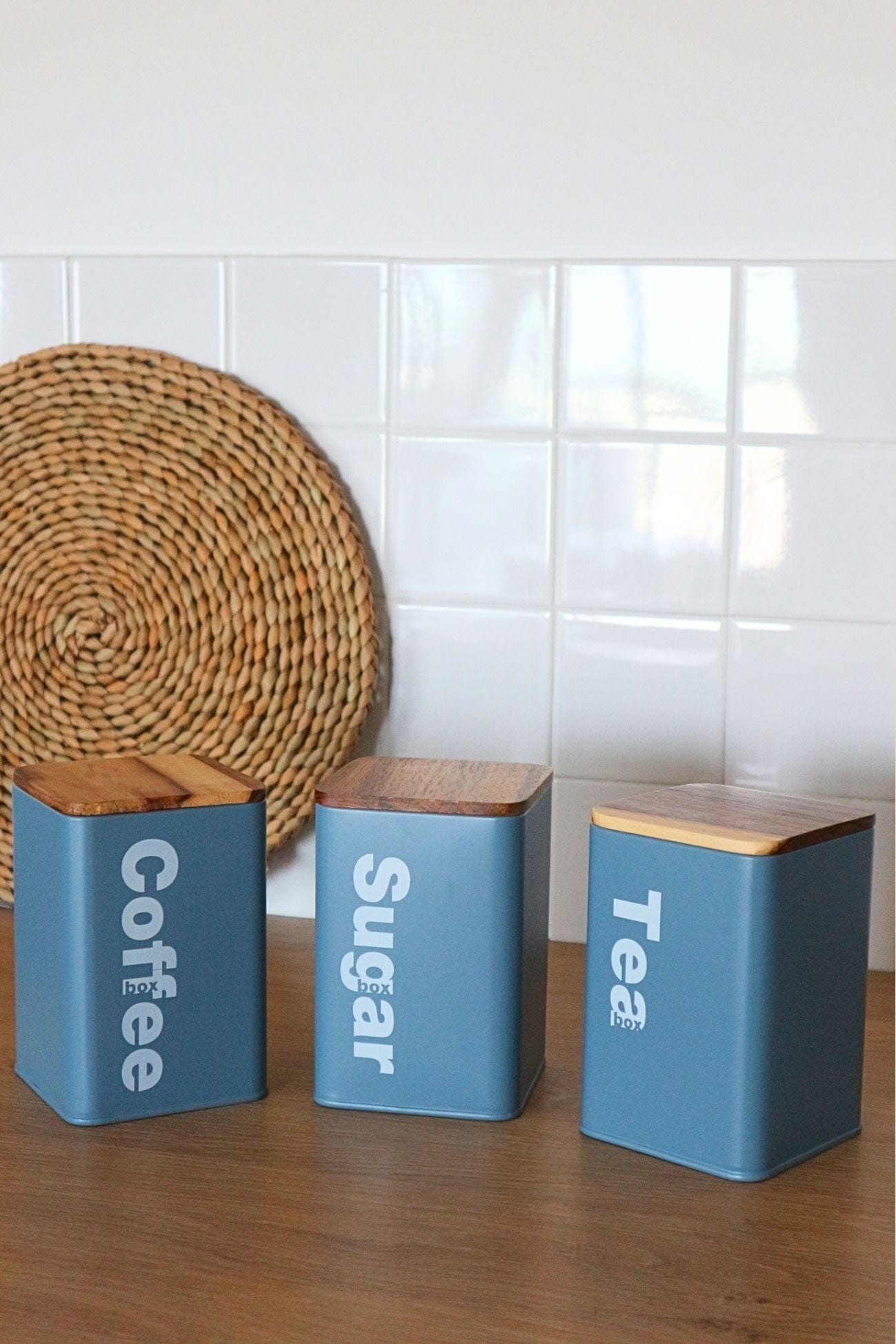 Item International Joseph Joseph - Barattolo in metallo azzurro e tappo in bambù - Sugar | Item International