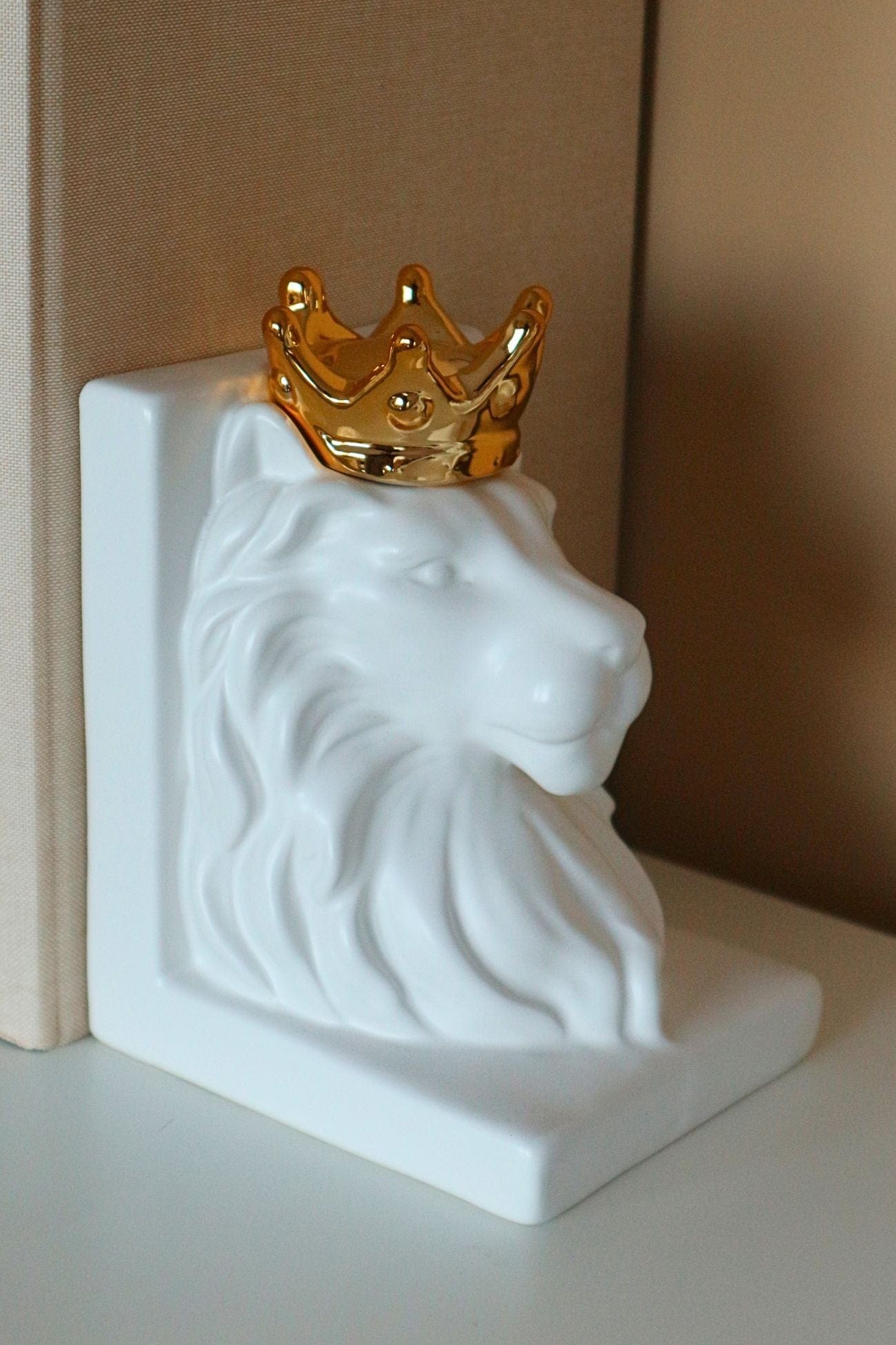 Item International King King - Set di 2 fermalibri a forma di leone in porcellana bianca | Item International