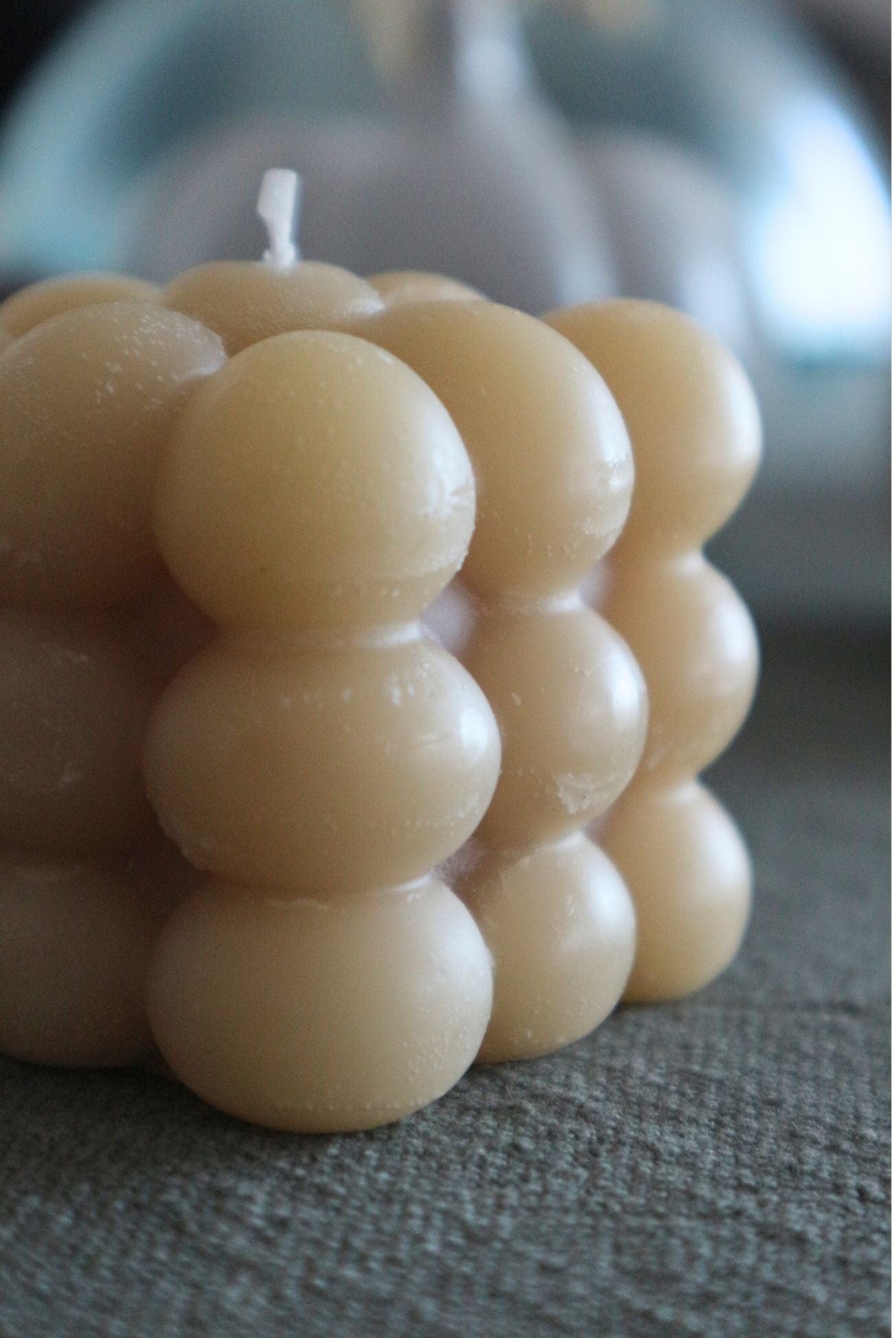 Item International Kiri Kiri - Candela a cubo con sfere grigio piccola | Item International