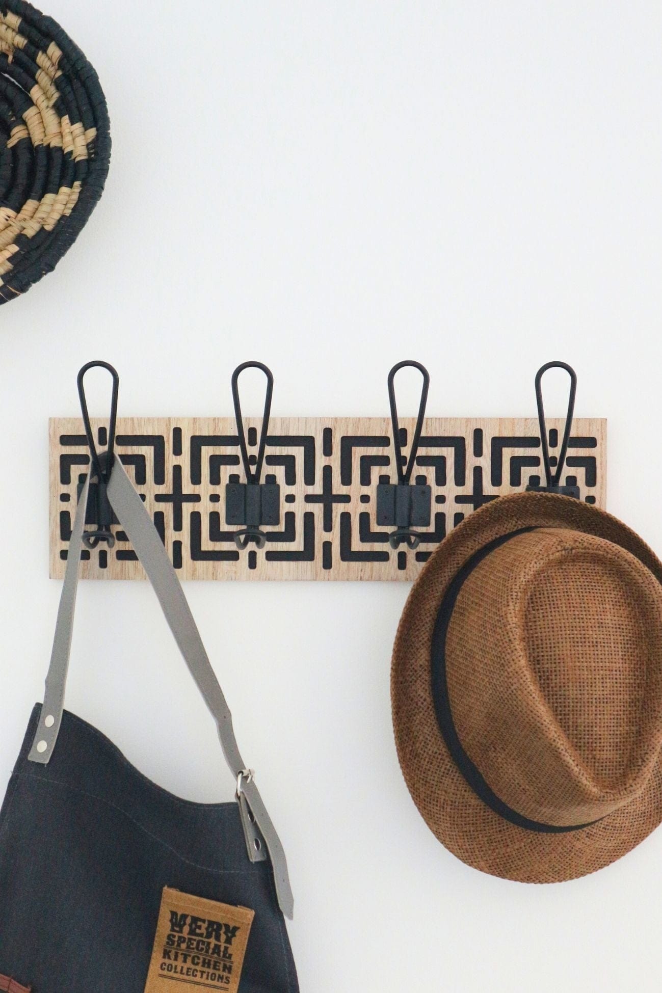 Item International Liv Liv - Appendiabiti in legno con ganci in metallo | Item International