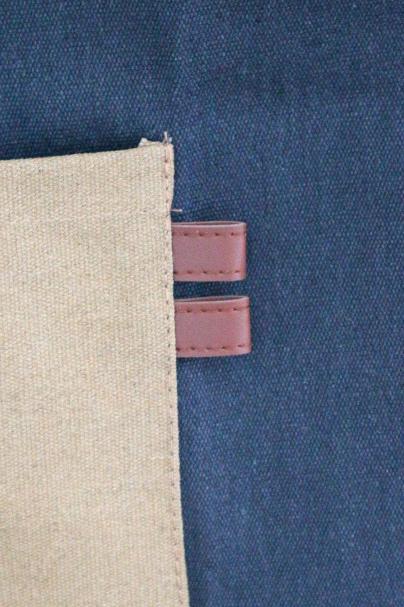 Item International Lodge Lodge - Grembiule in cotone nero con disegno di cervo | Item International