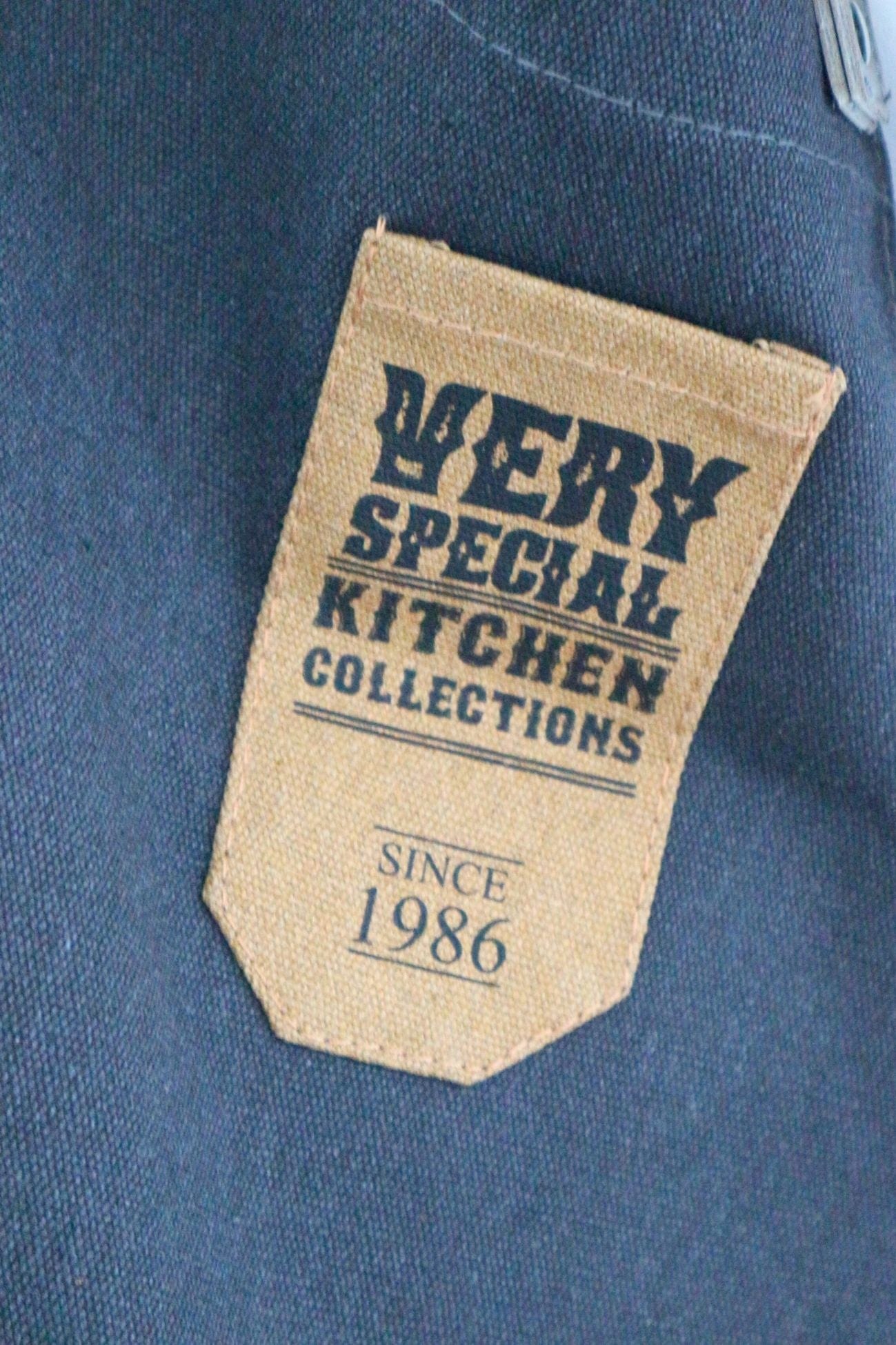 Item International Lodge Lodge - Grembiule in cotone nero con disegno di cervo | Item International