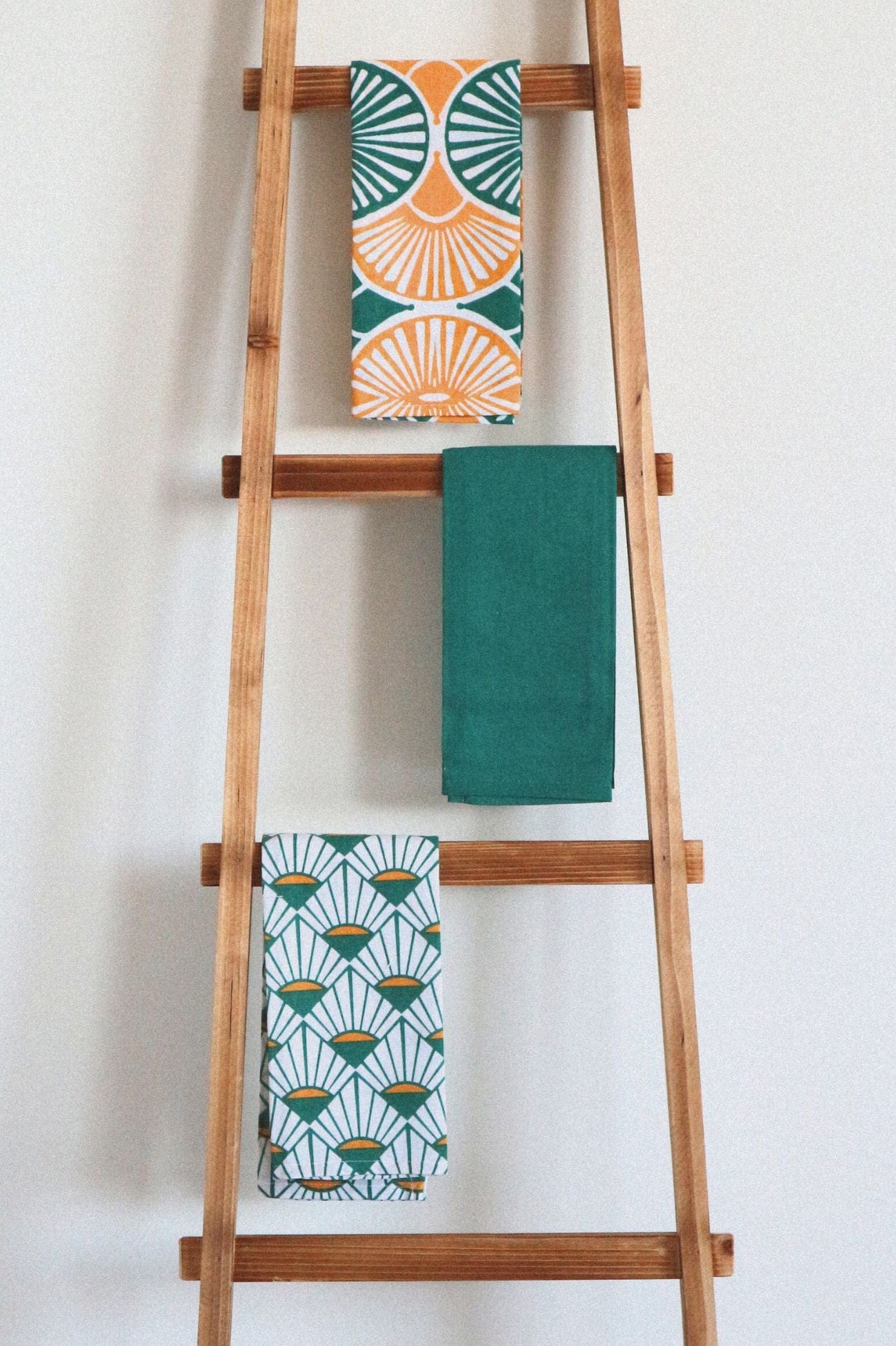 Item International Mila Mila - Set di 3 strofinacci in cotone verde e oro | Item International