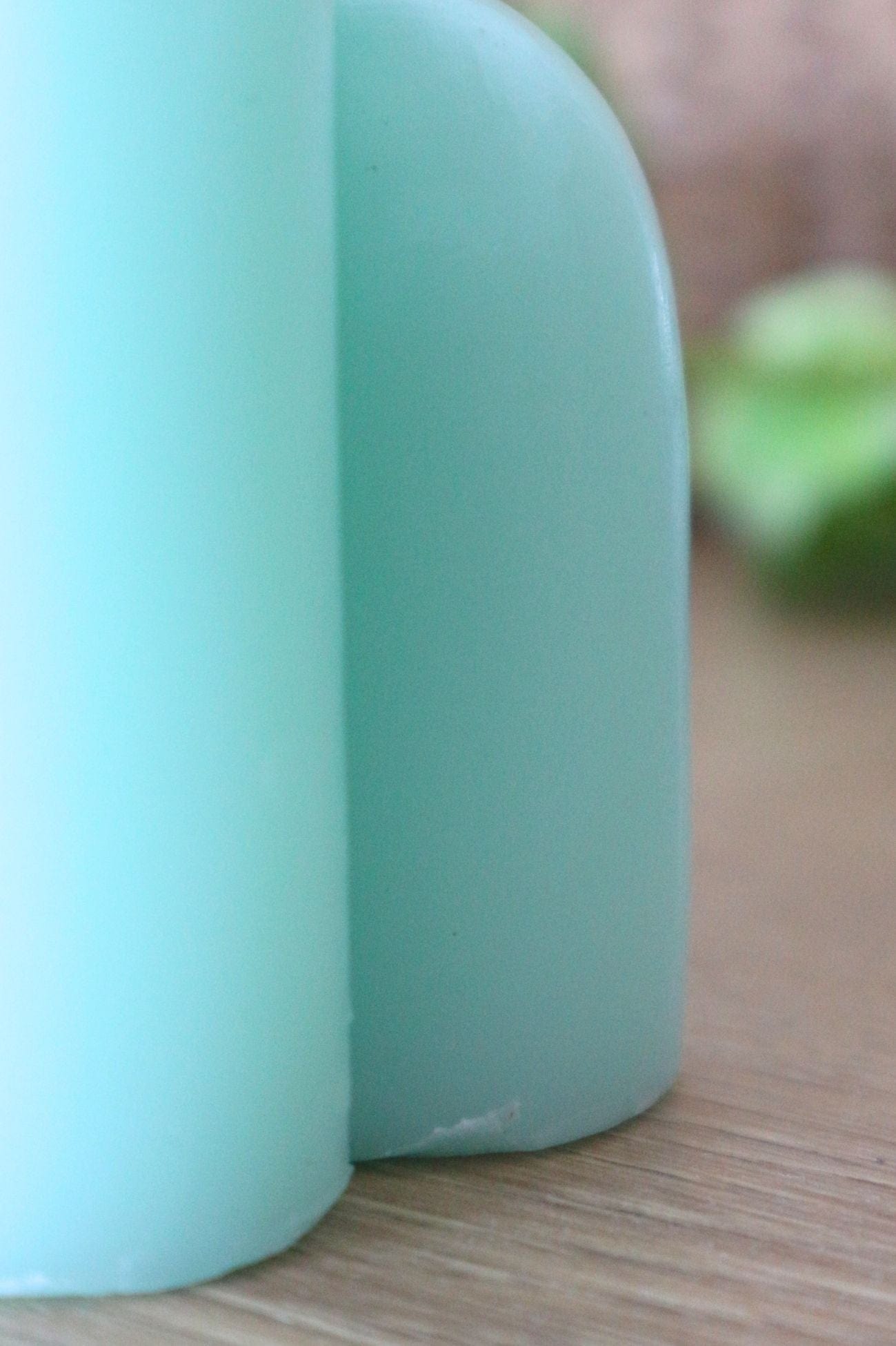 Item International Munai Munai - Candela verde acqua a forma di arco | Item International