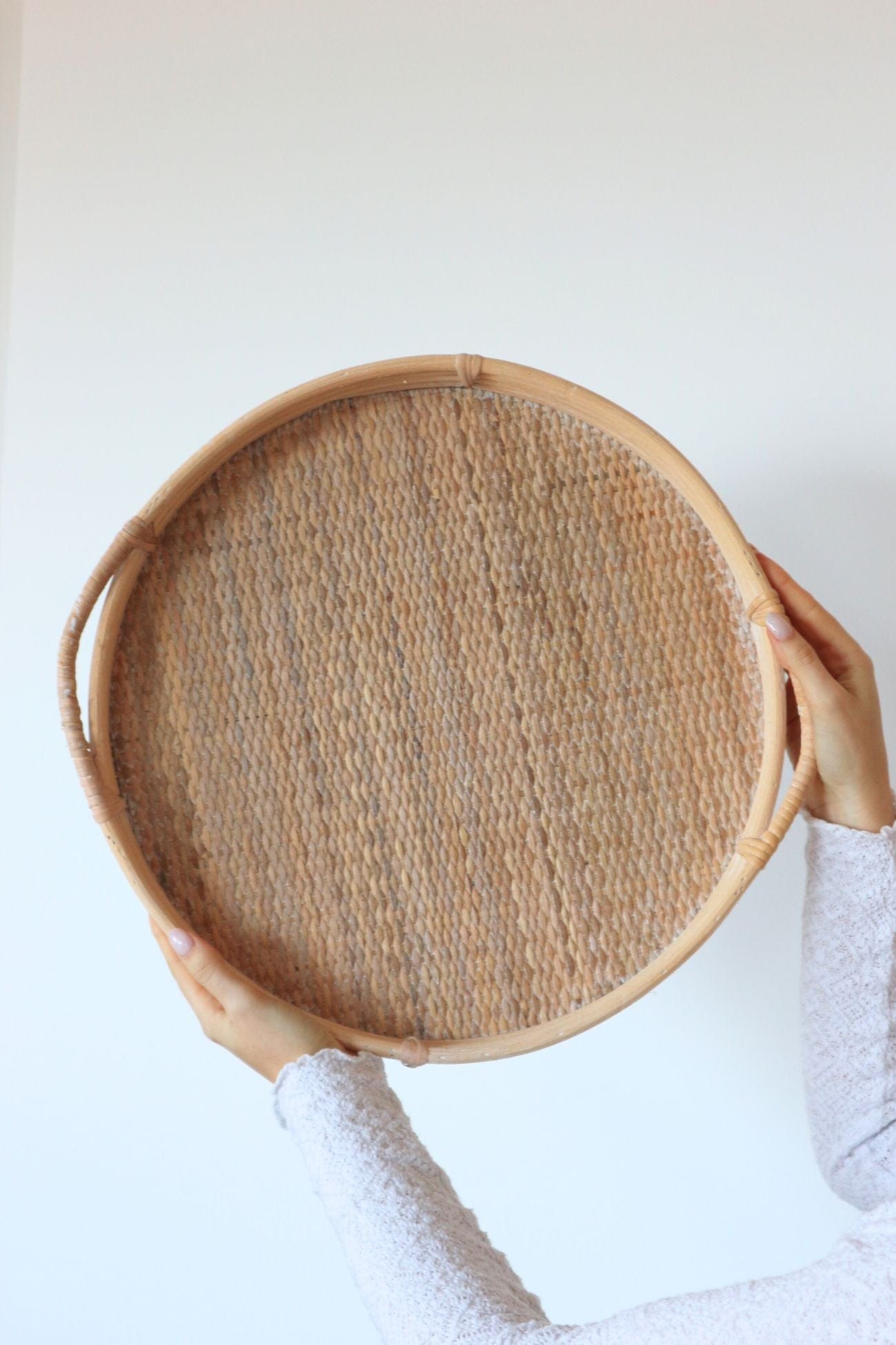 Item International Ronda Ronda - Vassoio in rattan tondo con manici | Item International Piccolo