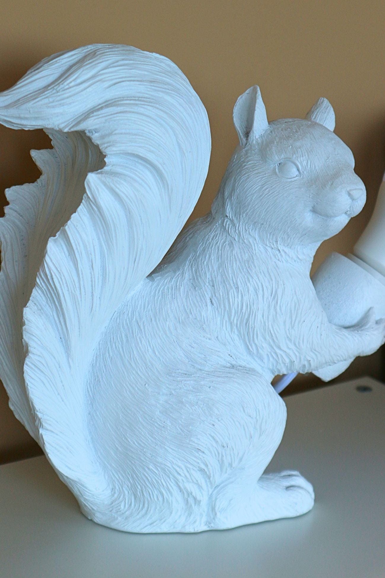 Item International Scrat Scrat - Lampada da scrivania a forma di scoiattolo | Item International