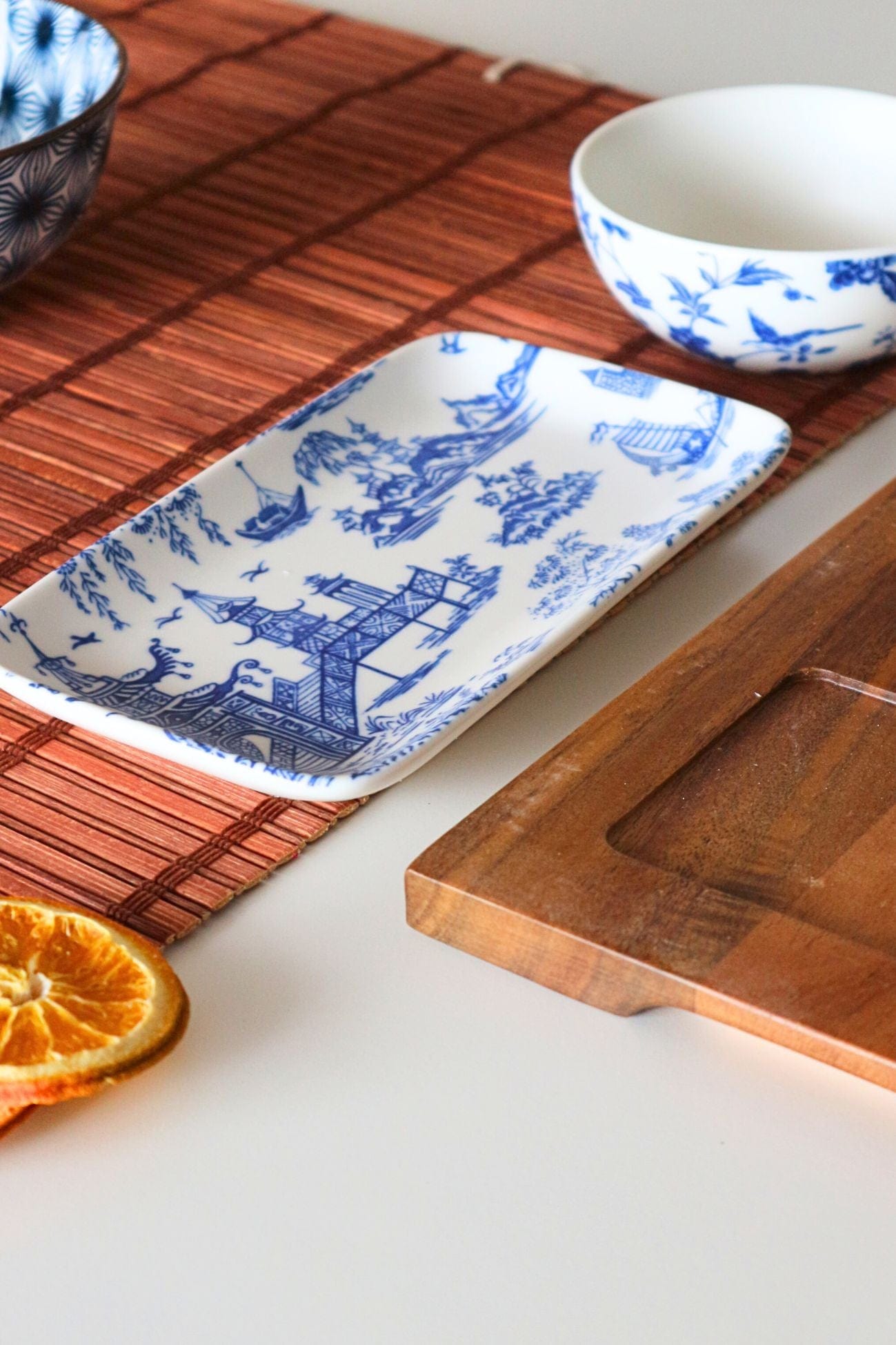 Item International Shizu Shizu - Set da aperitivo in porcellana e acacia in stile orientale | Item International