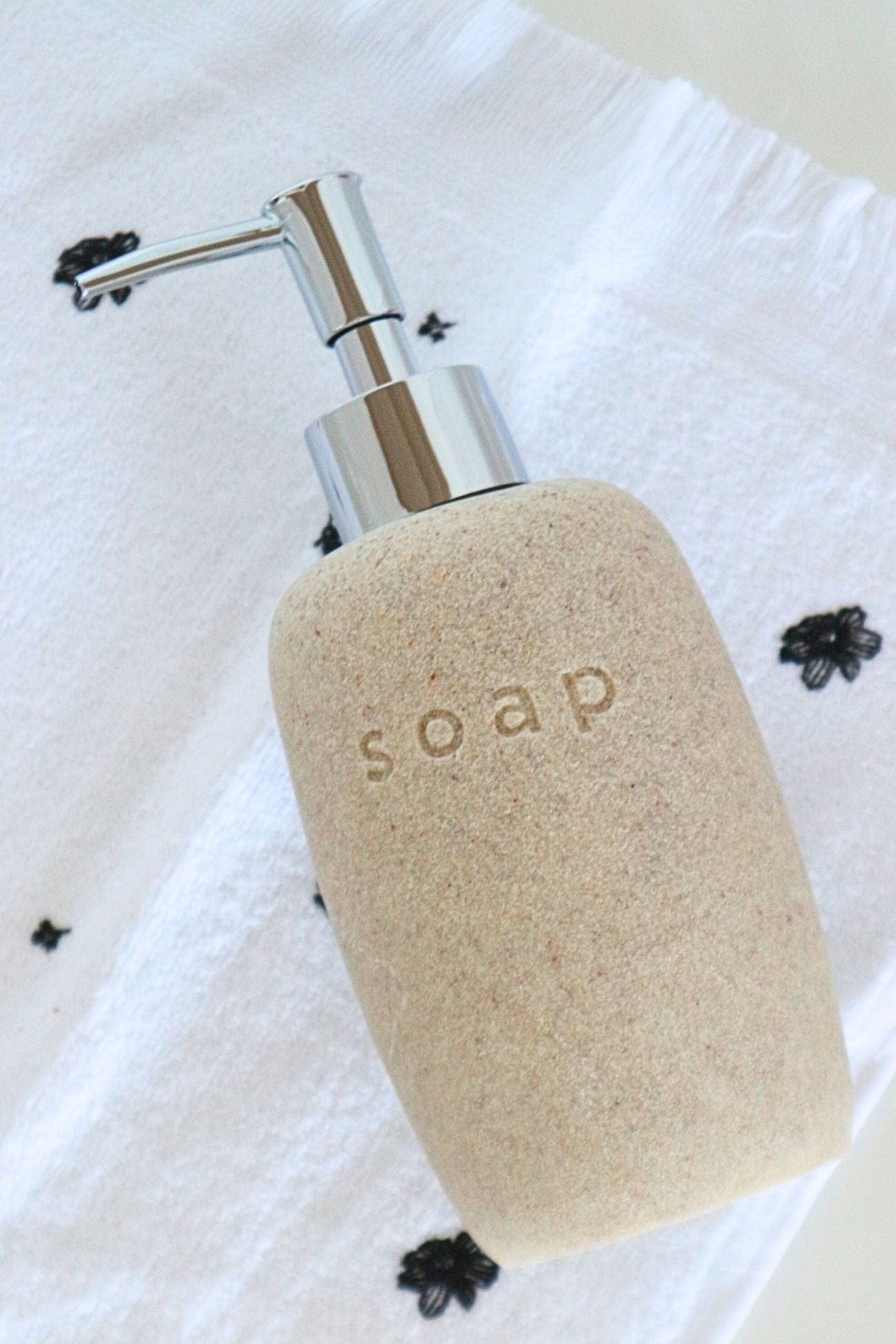 Item International Steen Steen - Dosatore di sapone in gres porcellanato beige | Item International