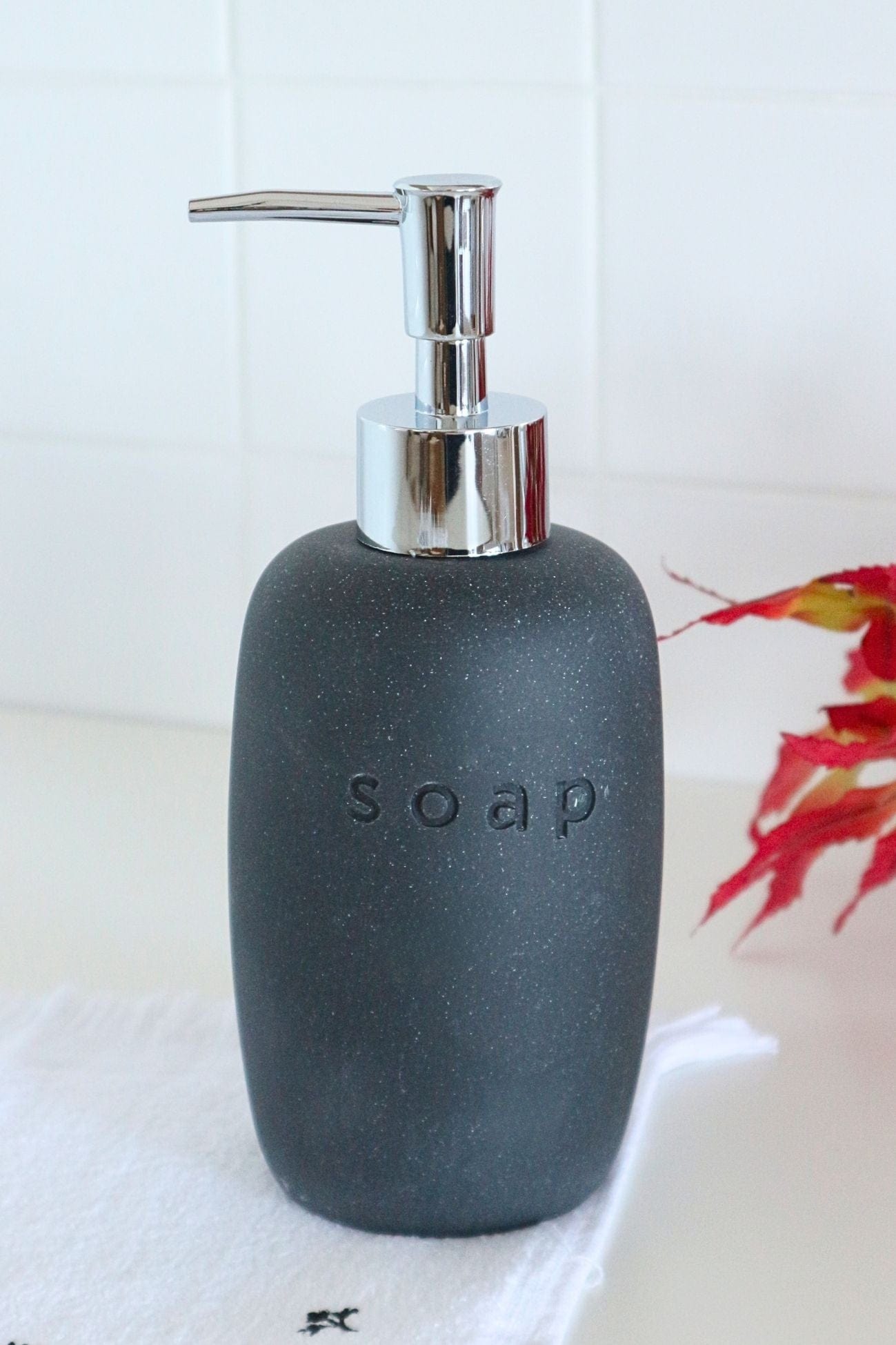 Item International Steen Steen - Dosatore di sapone in gres porcellanato nero | Item International