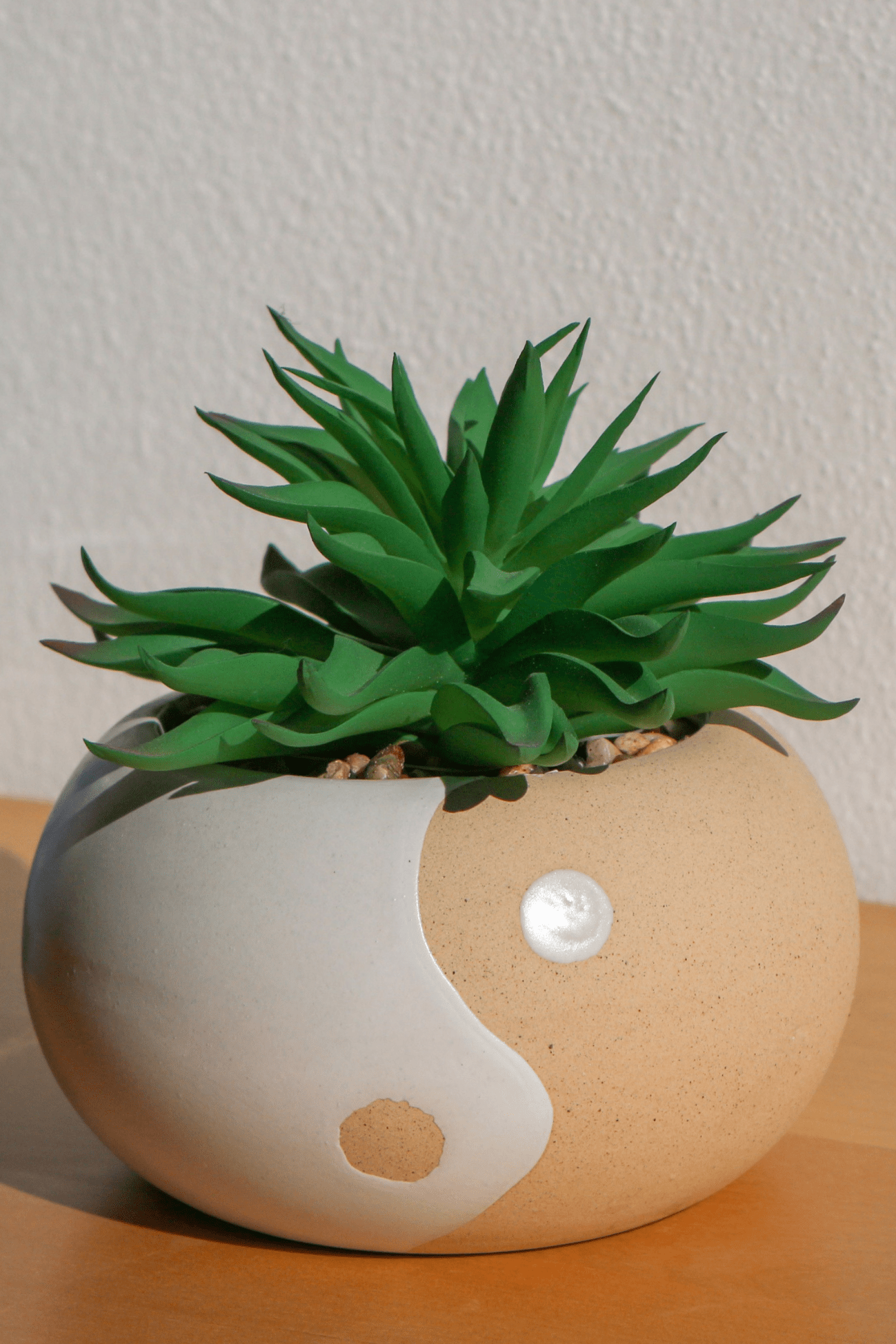 Item International Yin & Yang Piantina in porcellana in stile orientale