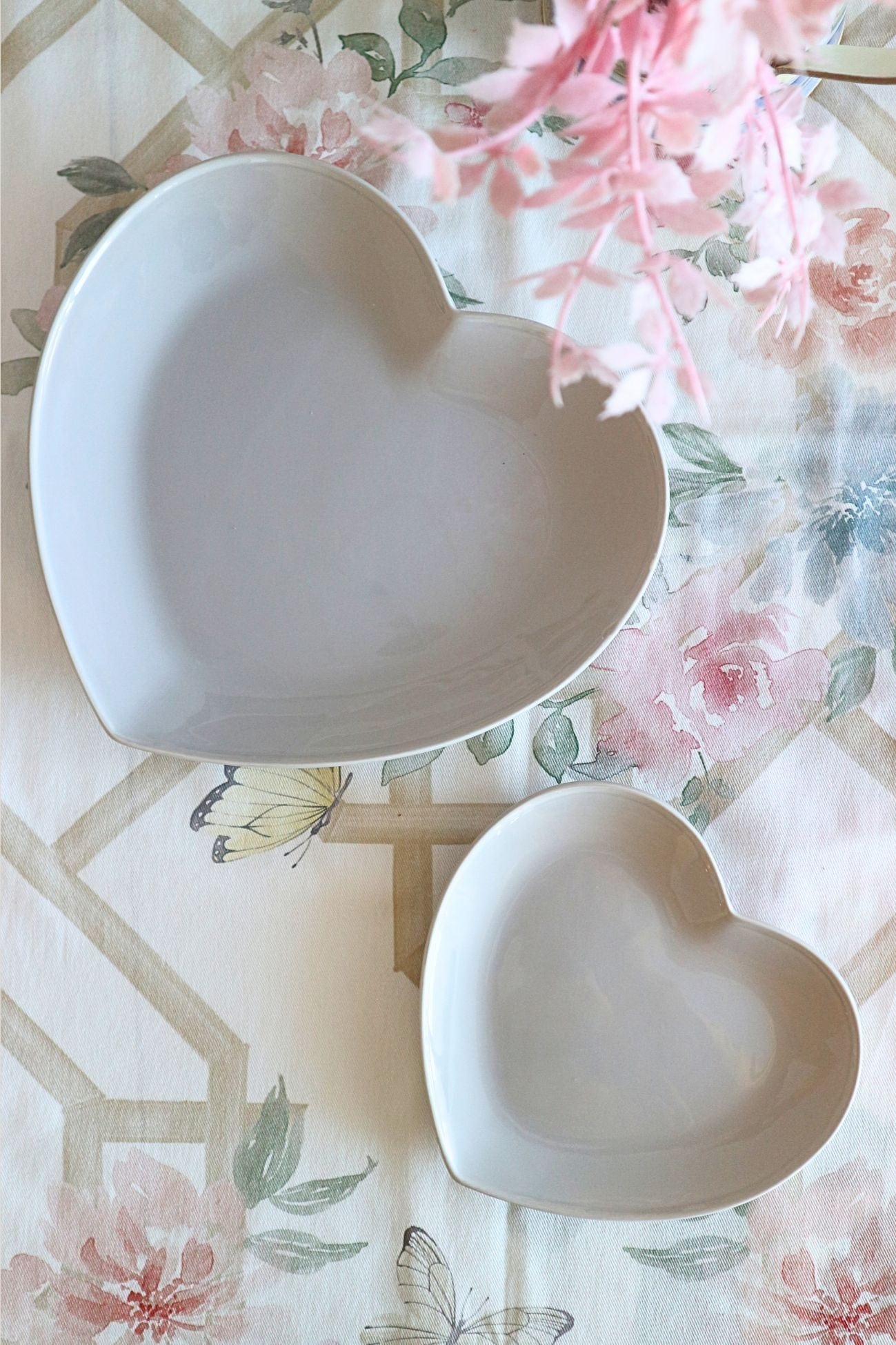 Luxe Lodge Cuore Cuore - Piatto a forma di cuore in ceramica grigia | Luxe Lodge Grande