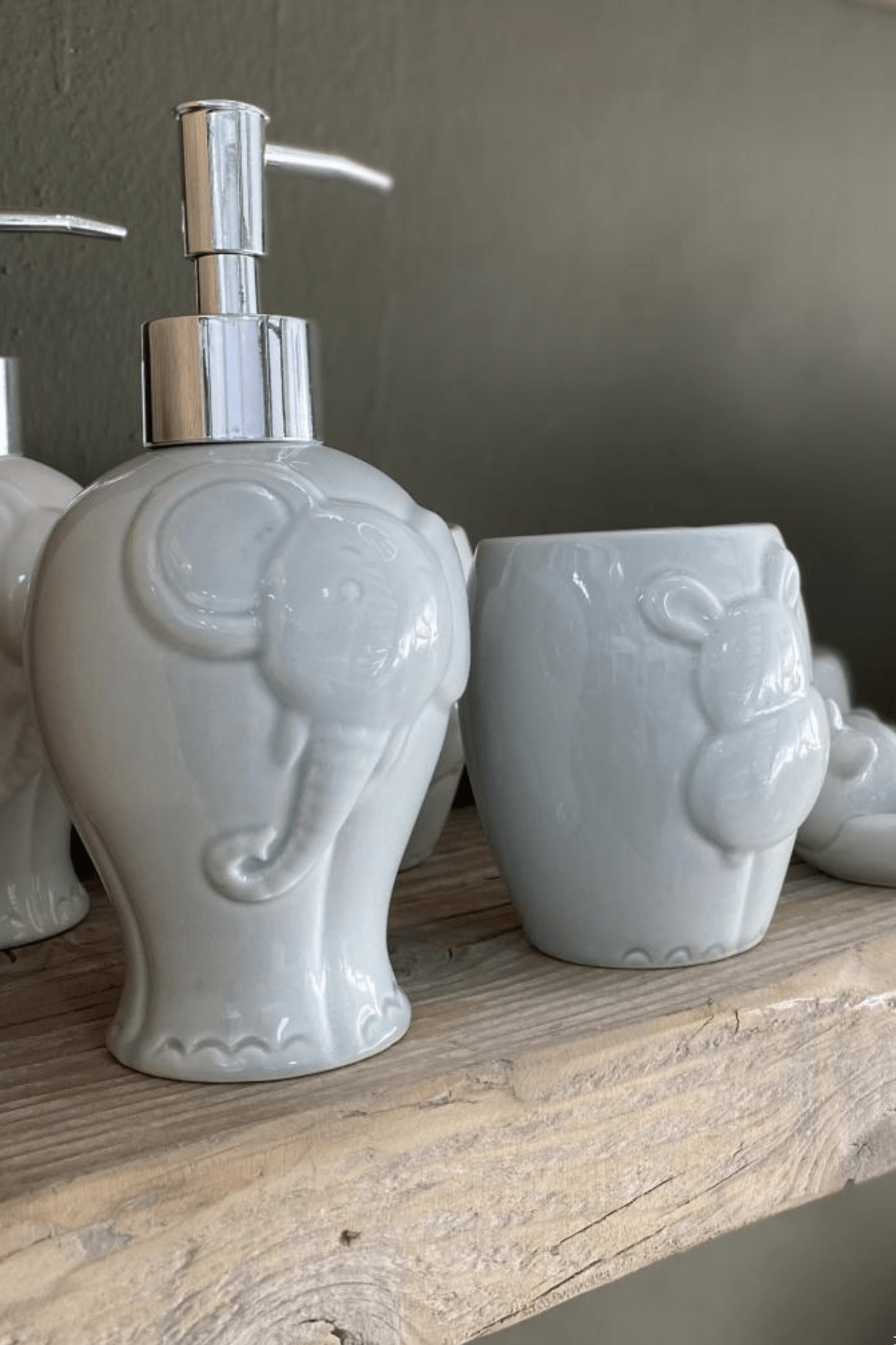 Luxe Lodge Odla Set di 3 dosatore di sapone, portaspazzolino e portasapone per bambini